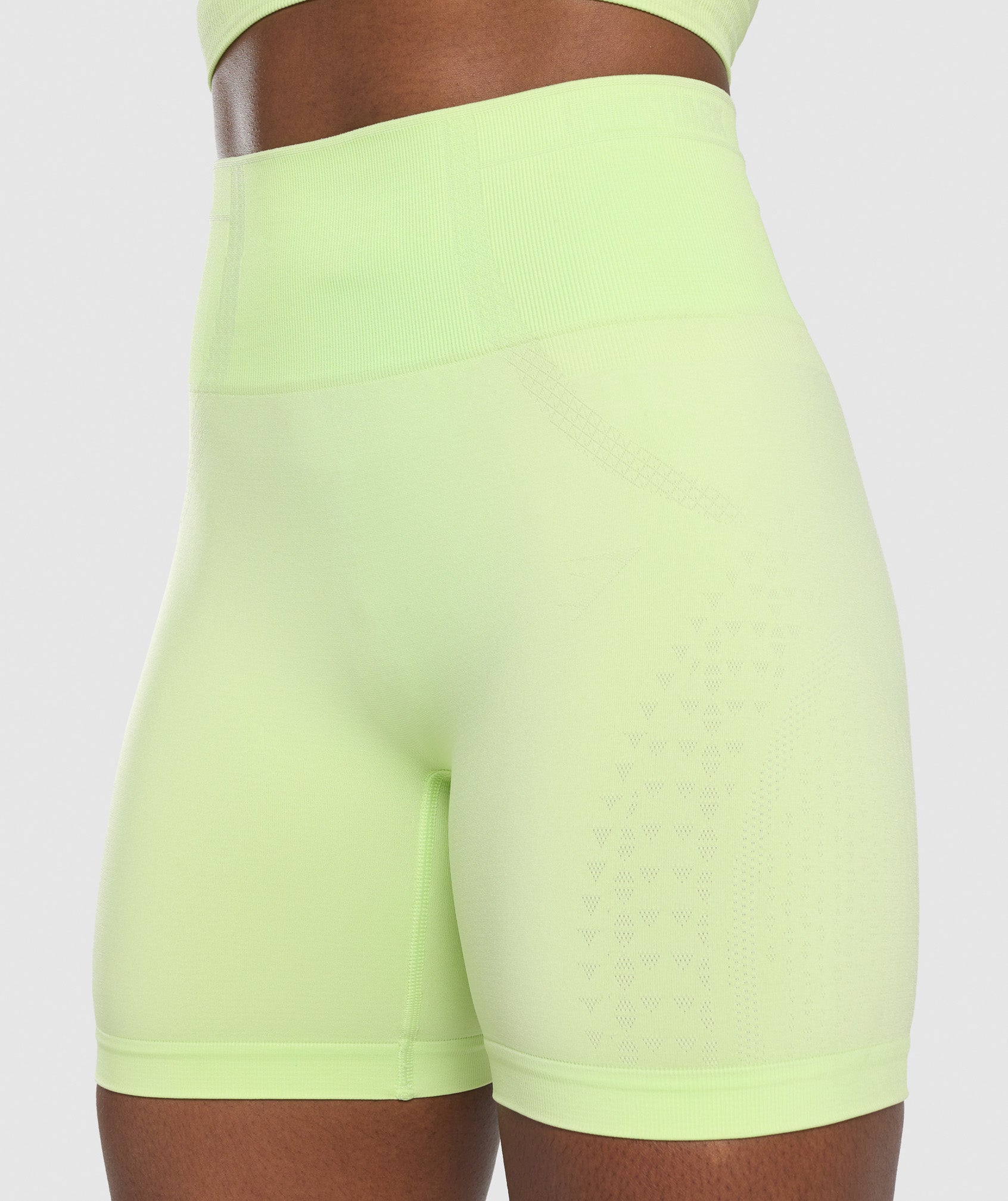 gymshark-apex-seamless-shorts-green-light-green
