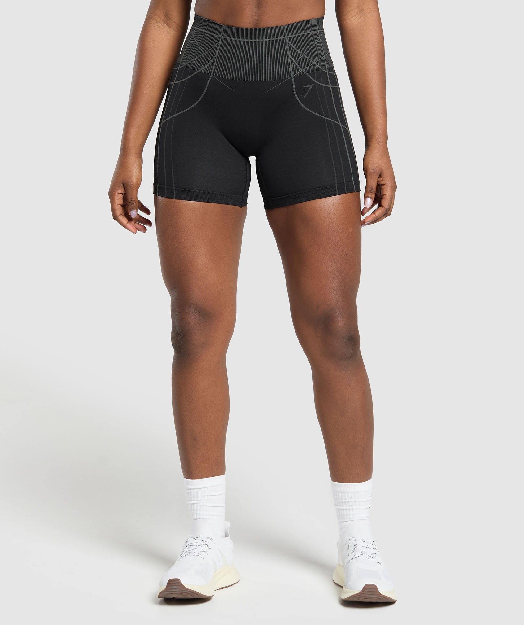gymshark-apex-seamless-shorts-black-graphite-grey-ss25