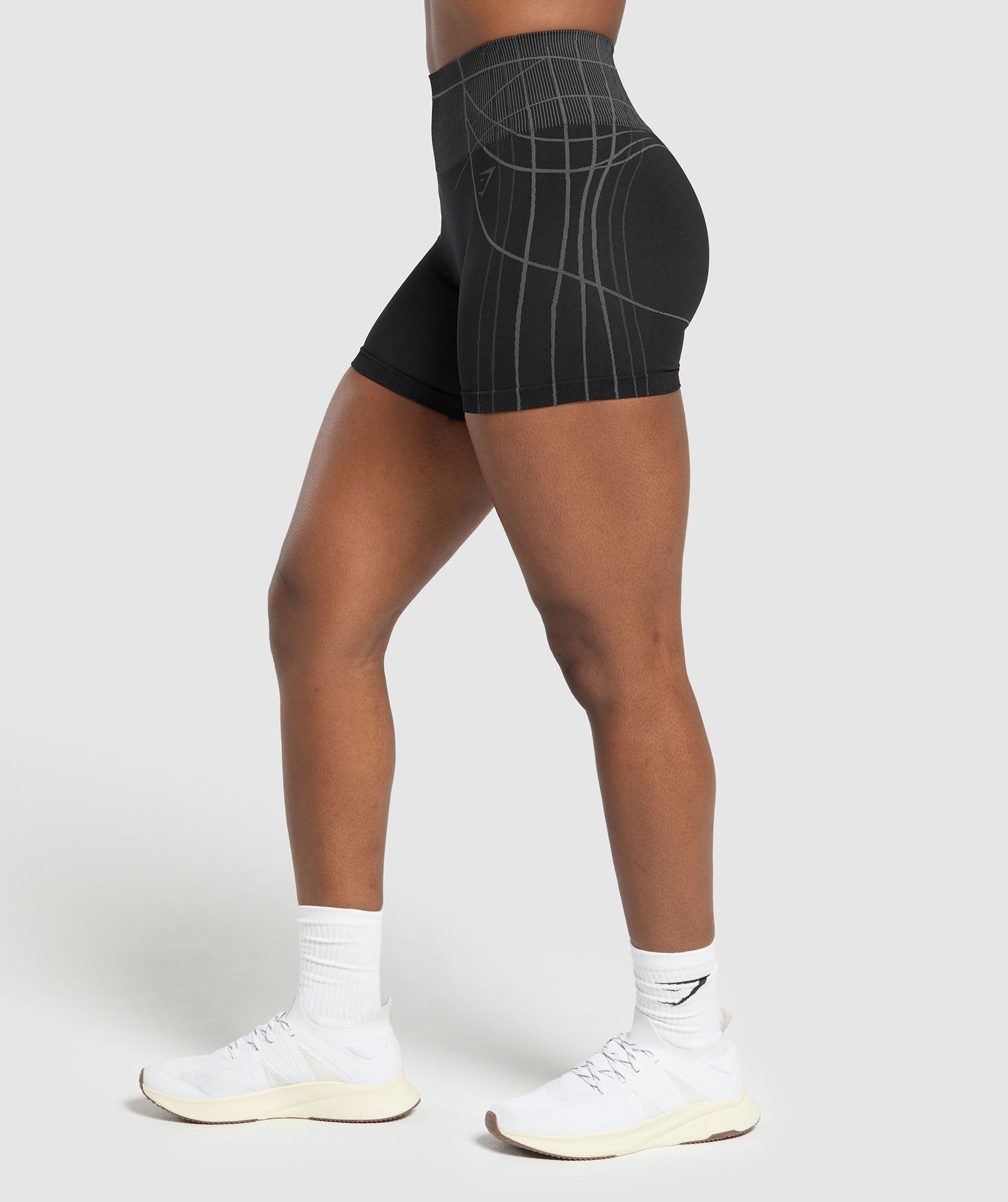 gymshark-apex-seamless-shorts-black-graphite-grey-ss25