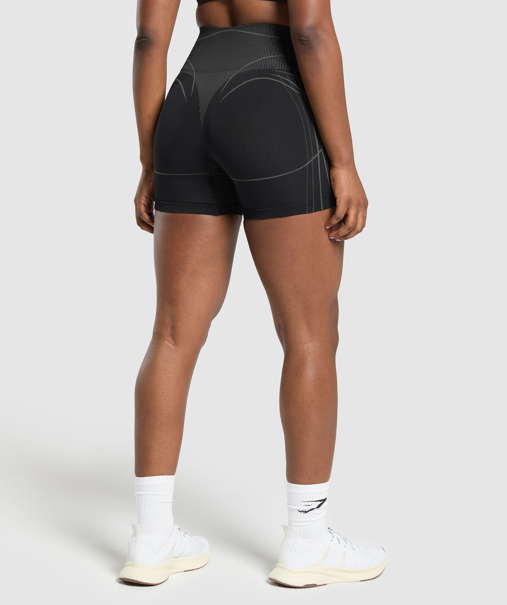 gymshark-apex-seamless-shorts-black-graphite-grey-ss25