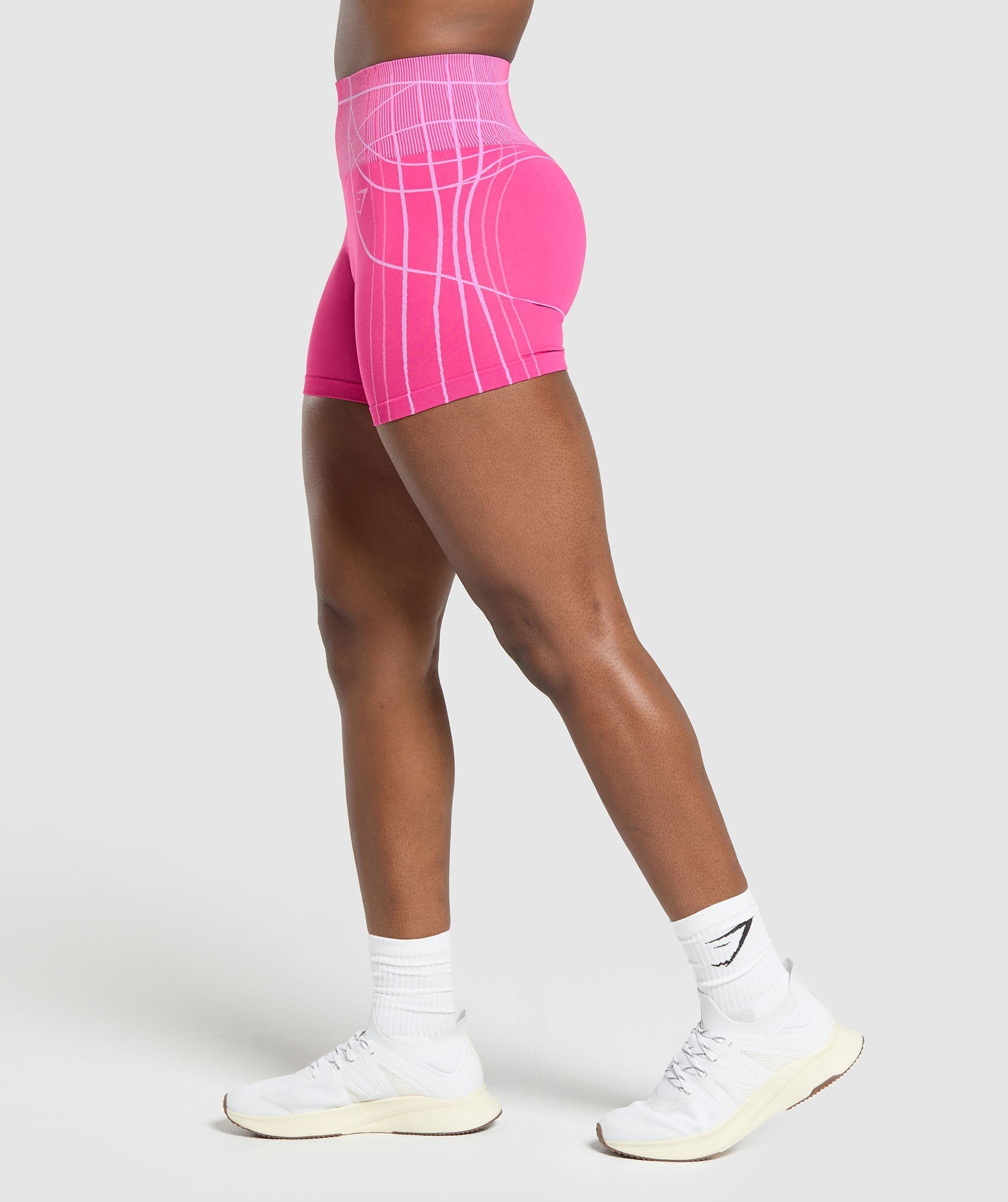 gymshark-apex-seamless-shorts-shorts-pink-ss25