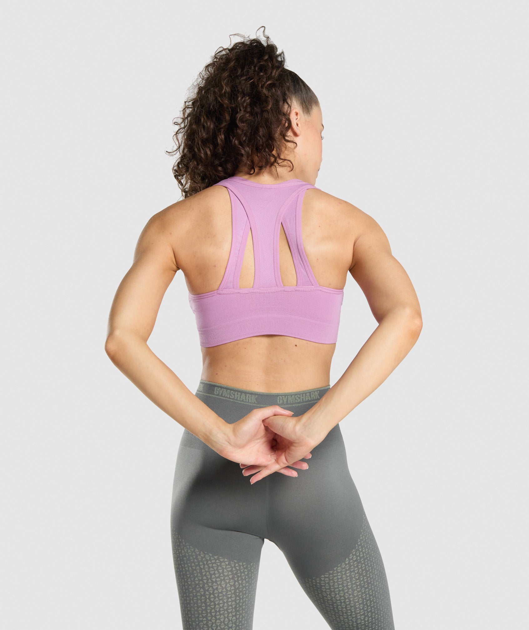 gymshark-apex-seamless-sports-bra-purple-light-purple