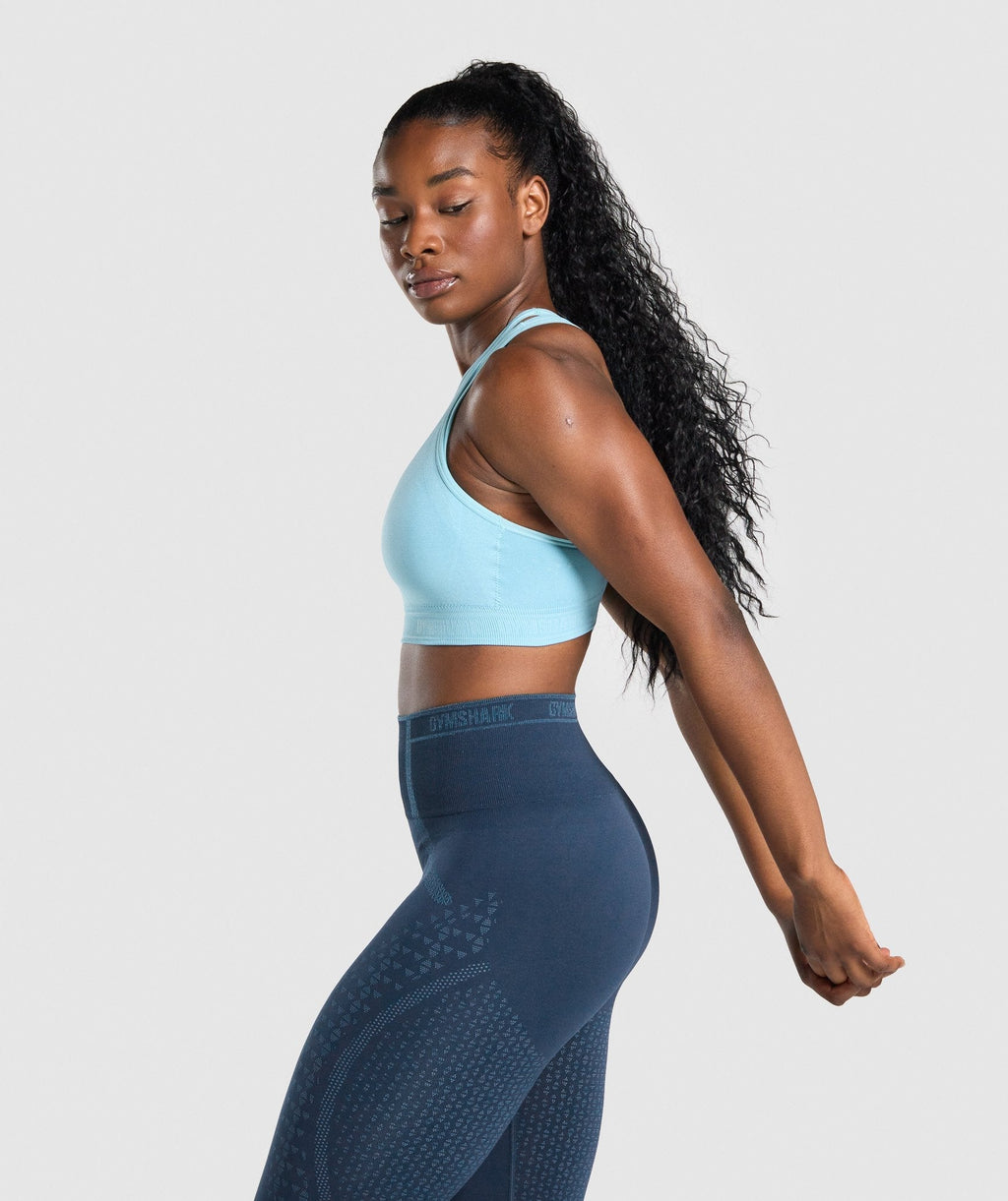 gymshark-apex-seamless-sports-bra-light-blue