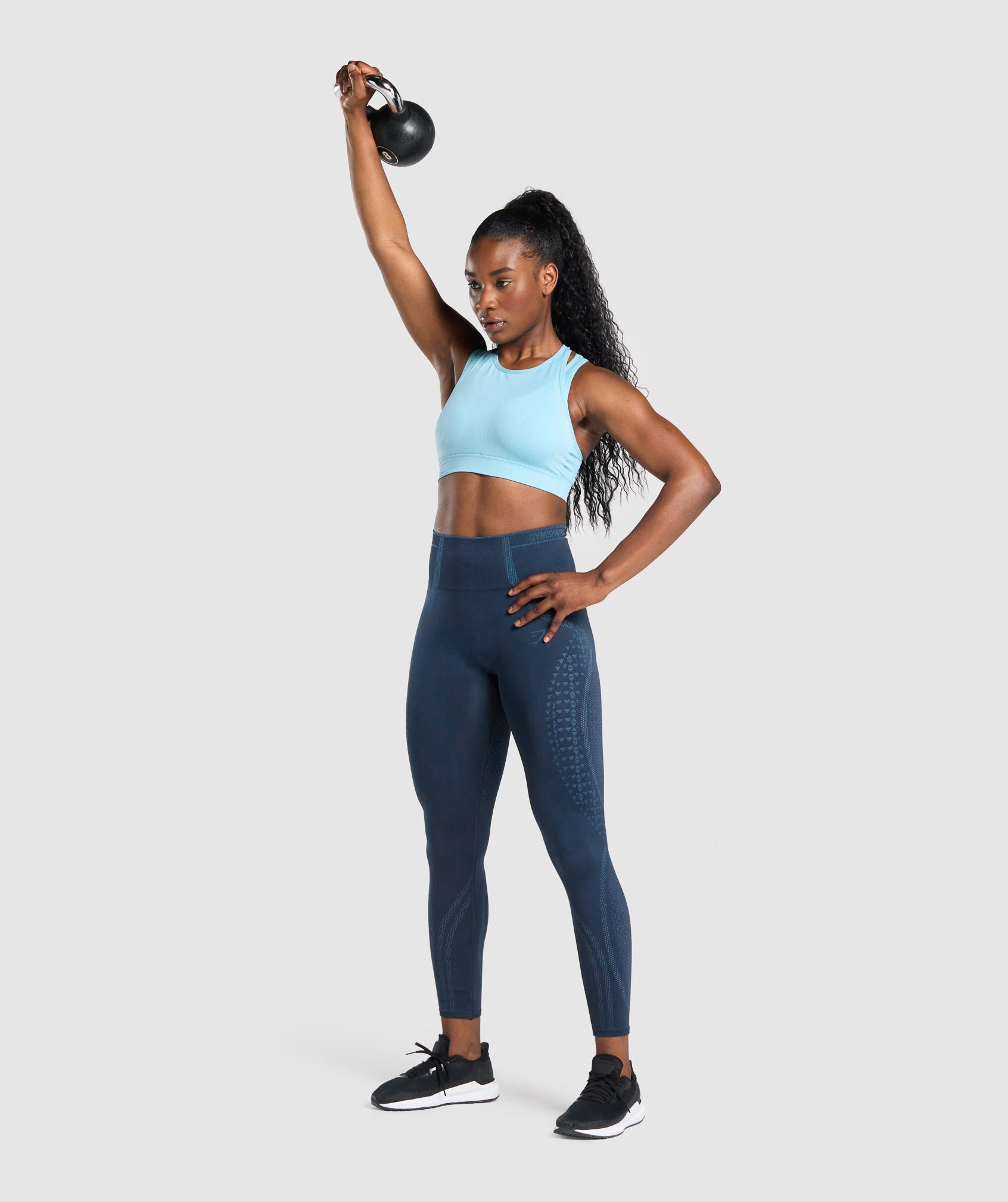 gymshark-apex-seamless-sports-bra-light-blue