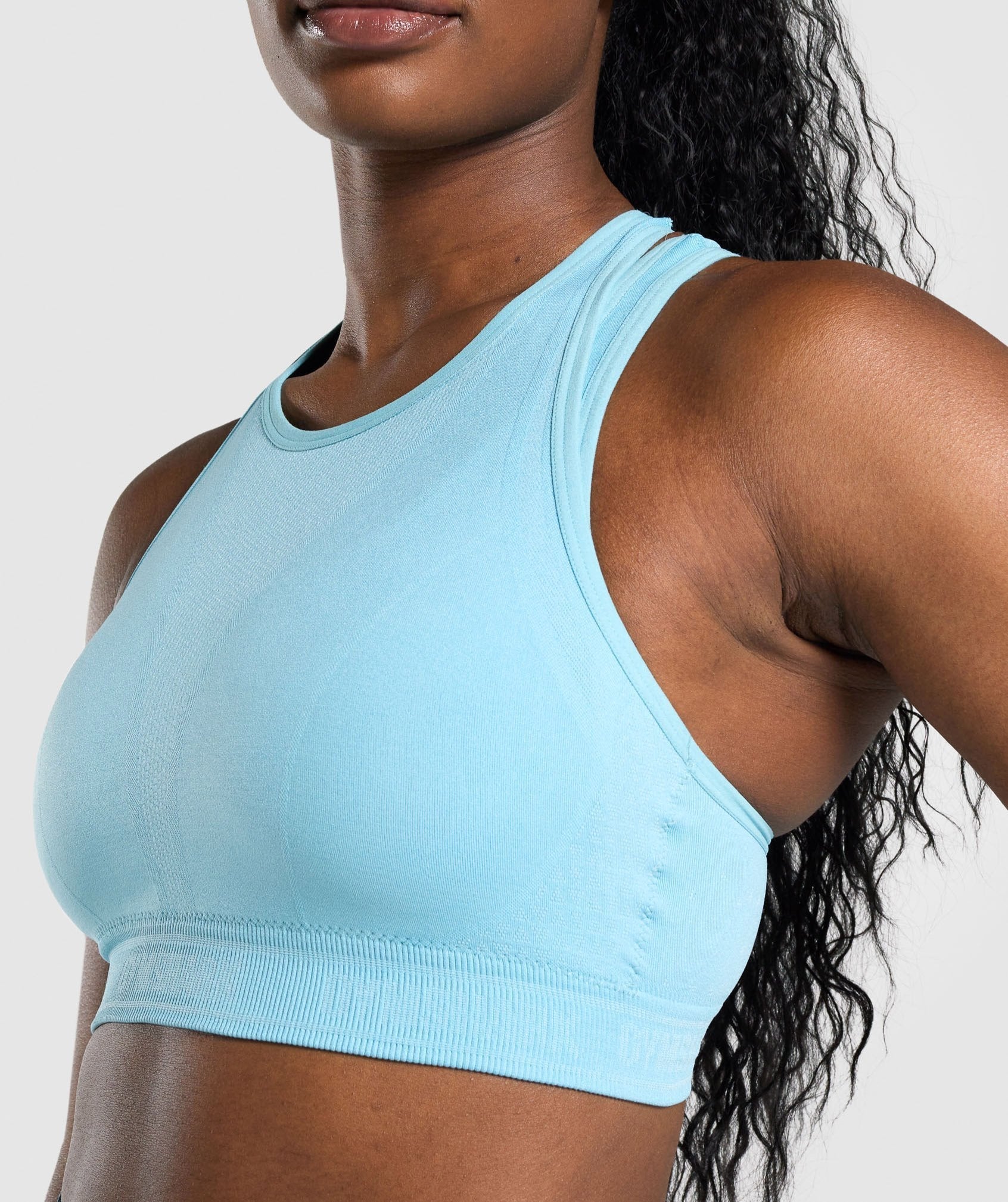 gymshark-apex-seamless-sports-bra-light-blue