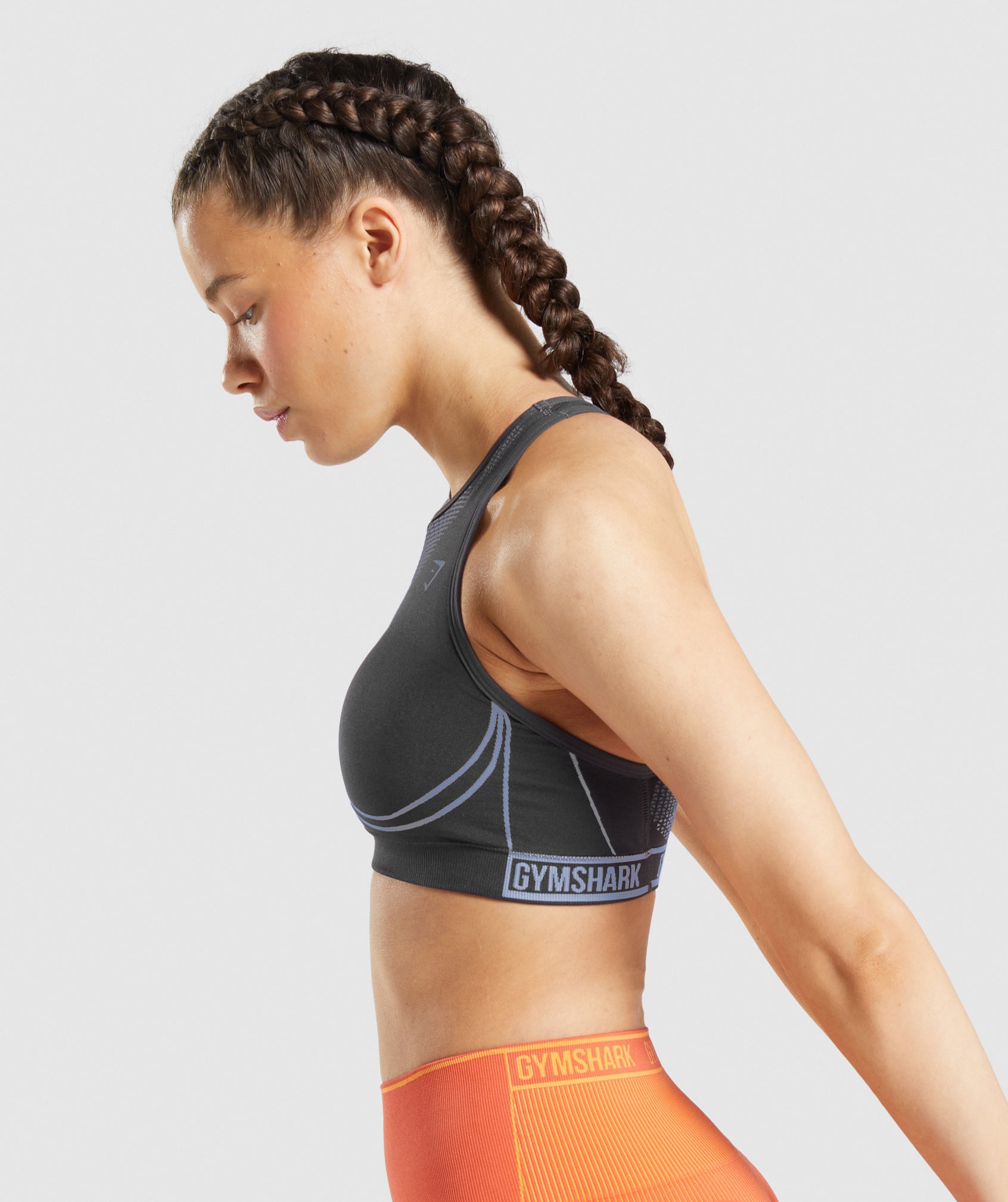 gymshark-apex-seamless-sports-bra-onyx-grey-lavender-blue-ss22