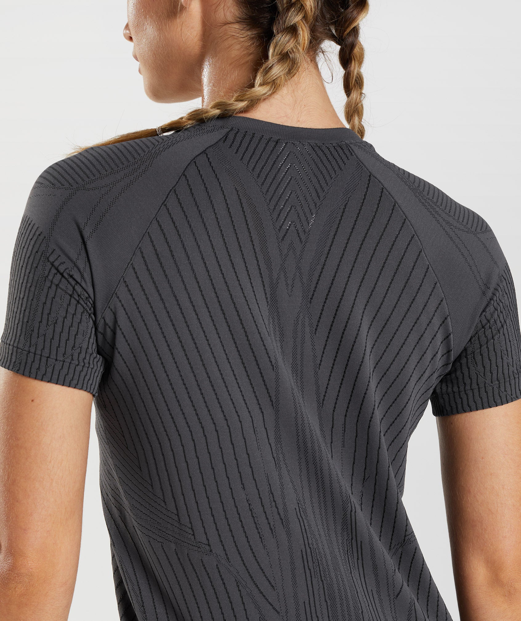 gymshark-apex-seamless-top-onyx-grey-black-aw22