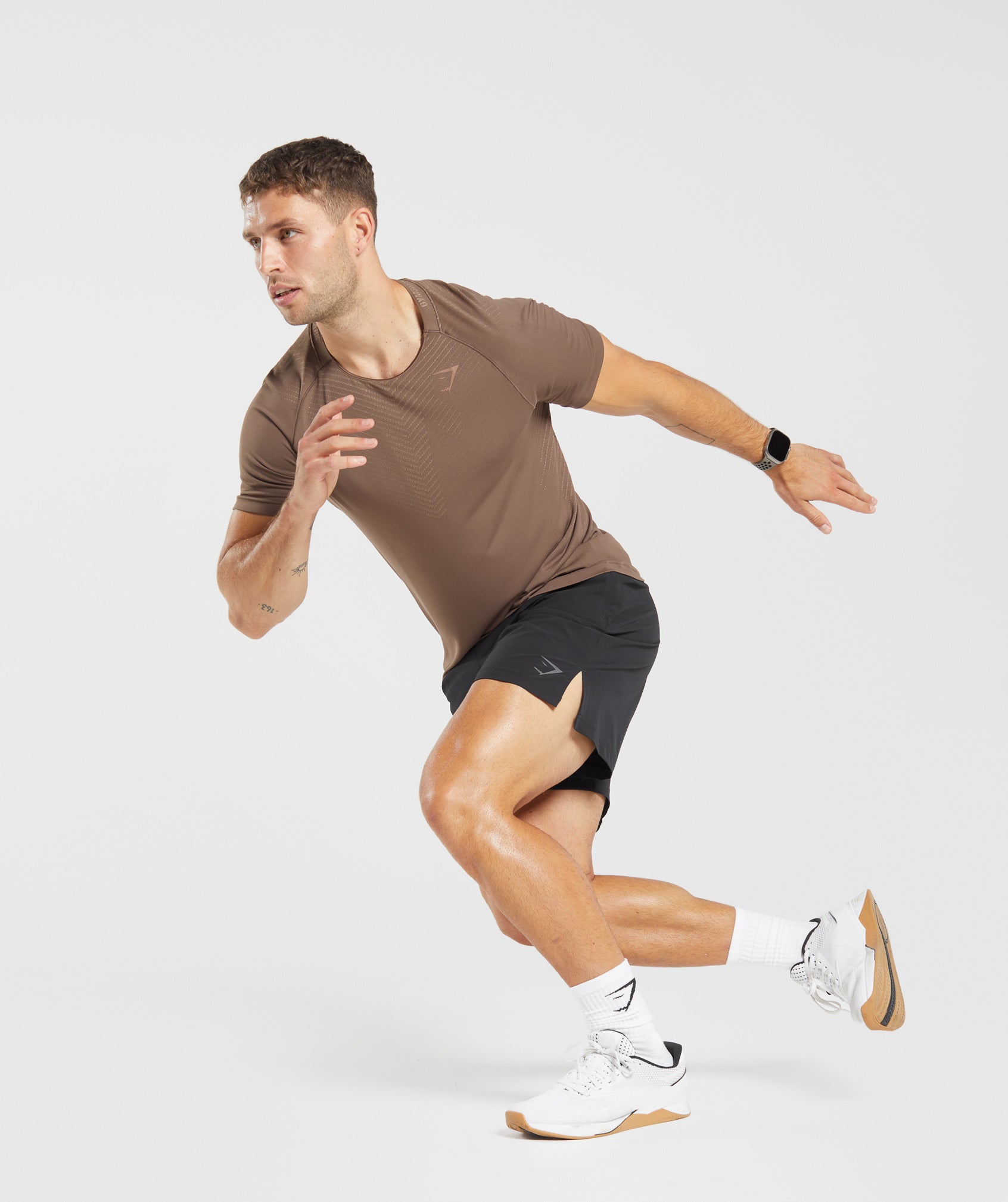 gymshark-apex-seamless-t-shirt-soft-brown-taupe-brown-aw23