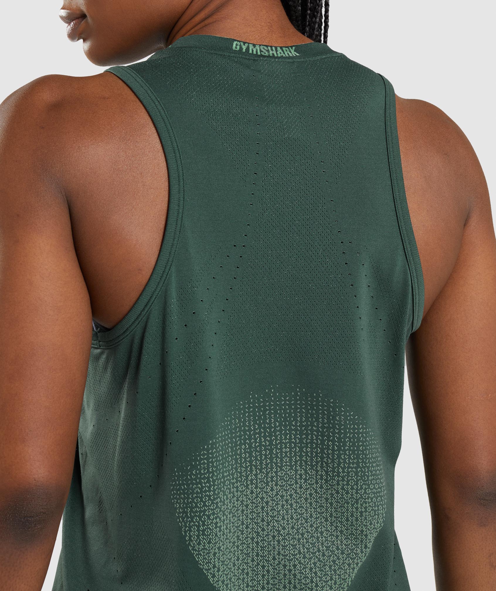 gymshark-apex-seamless-tank-obsidian-green-cucumber-green-ss22