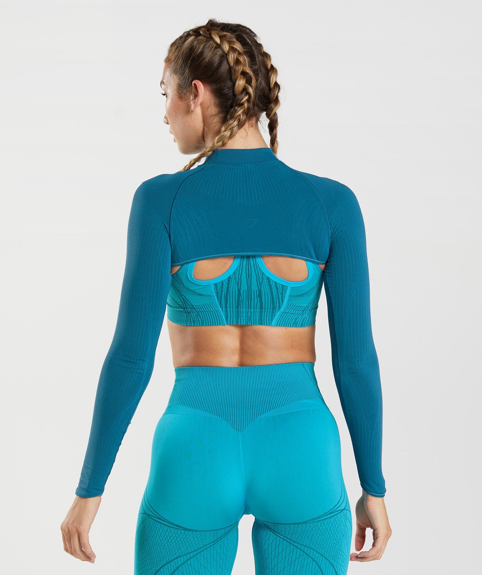 gymshark-apex-seamless-shrug-atlantic-blue-shark-blue-aw22