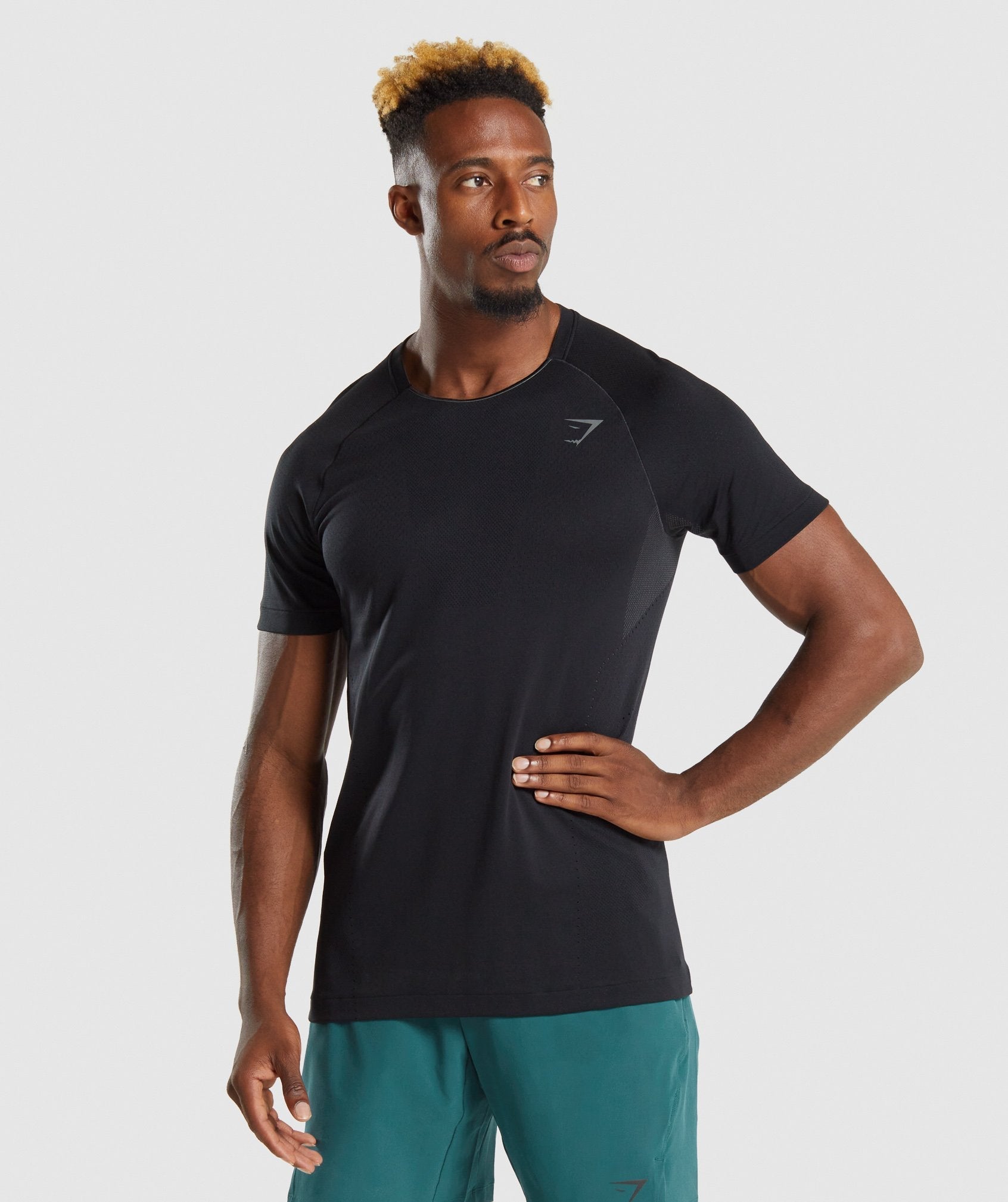 gymshark-apex-perform-t-shirt-black-aw21