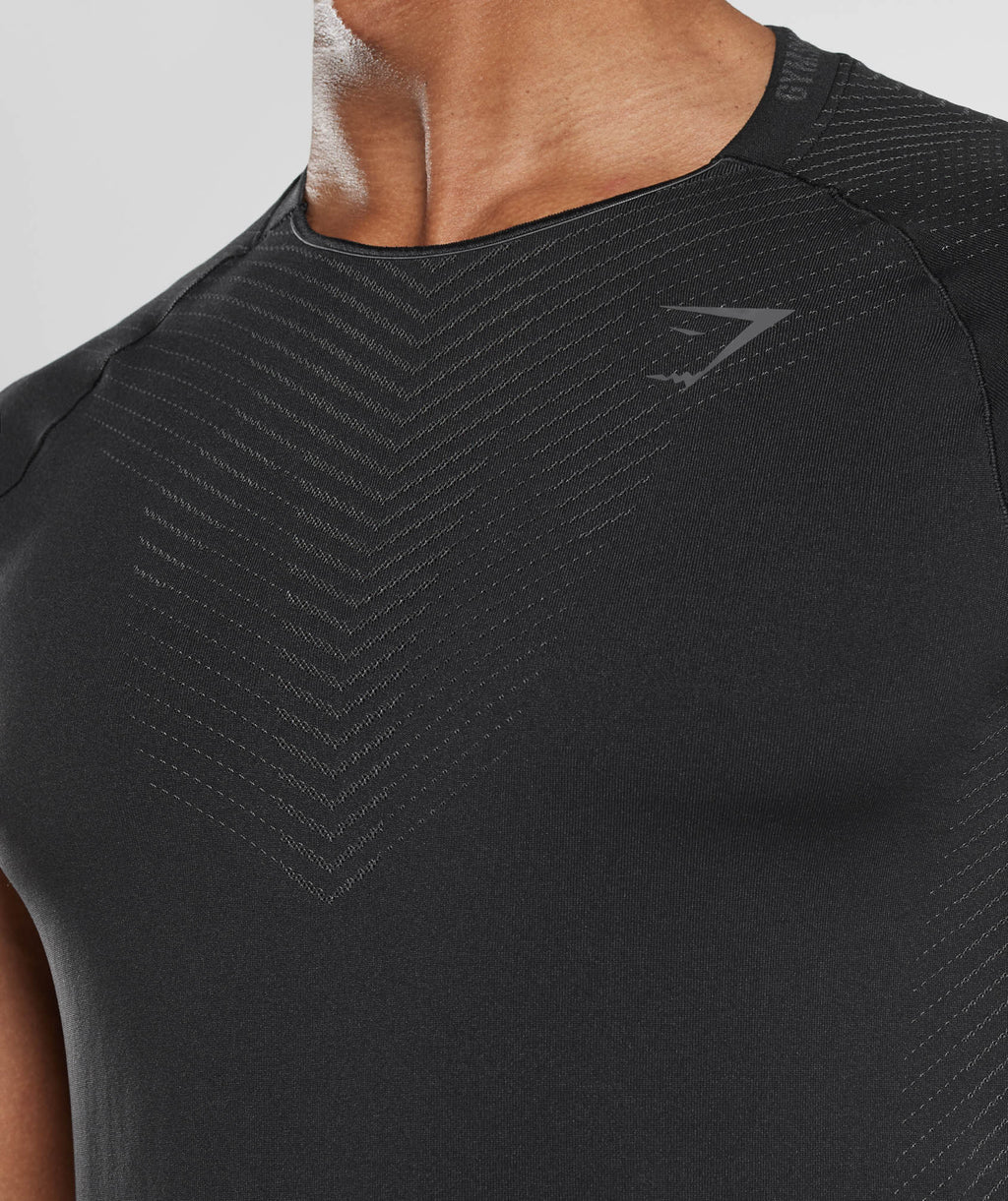 gymshark-apex-seamless-t-shirt-black-silhouette-grey-ss23
