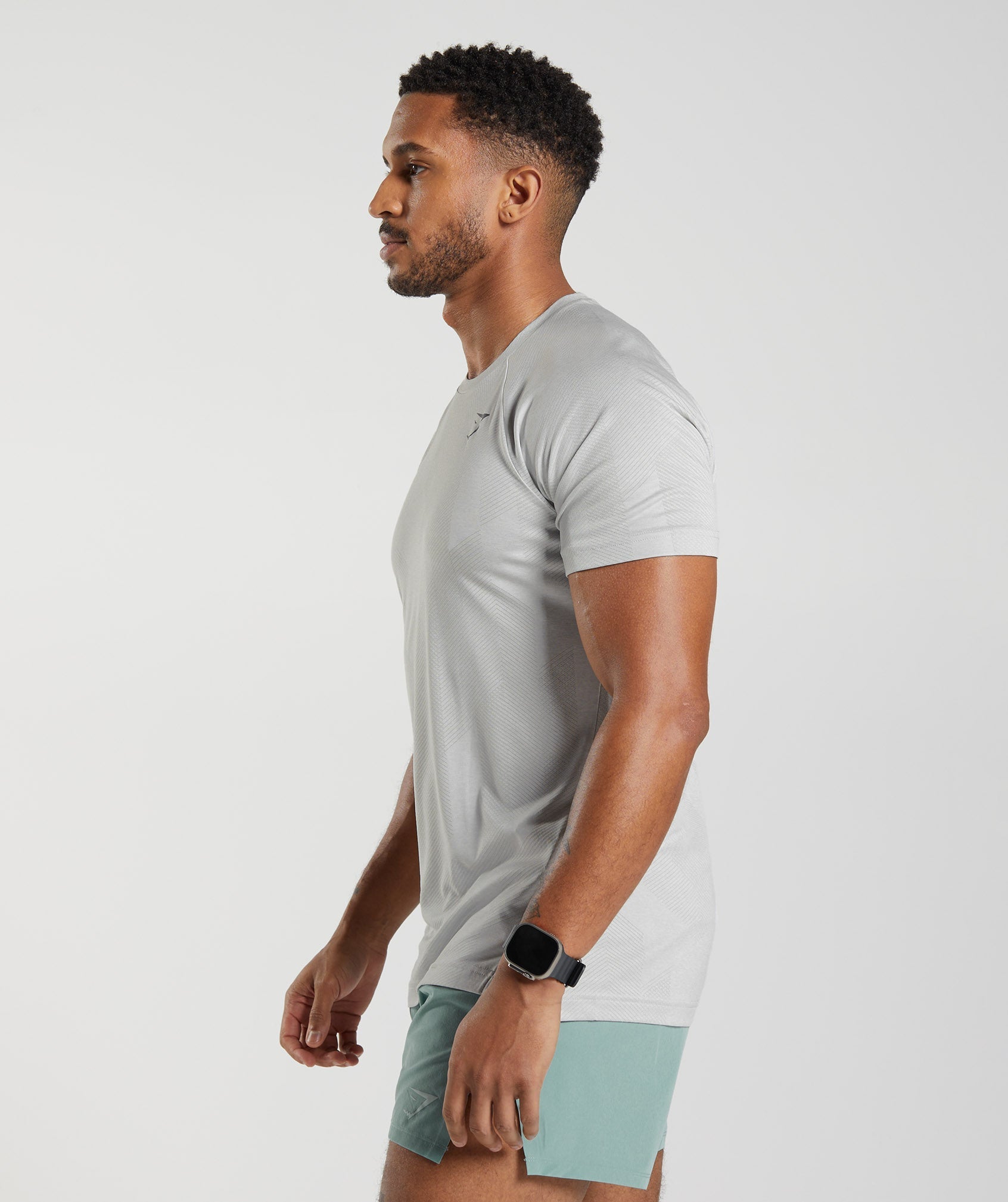 gymshark-apex-t-shirt-light-grey-smokey-grey-ss23