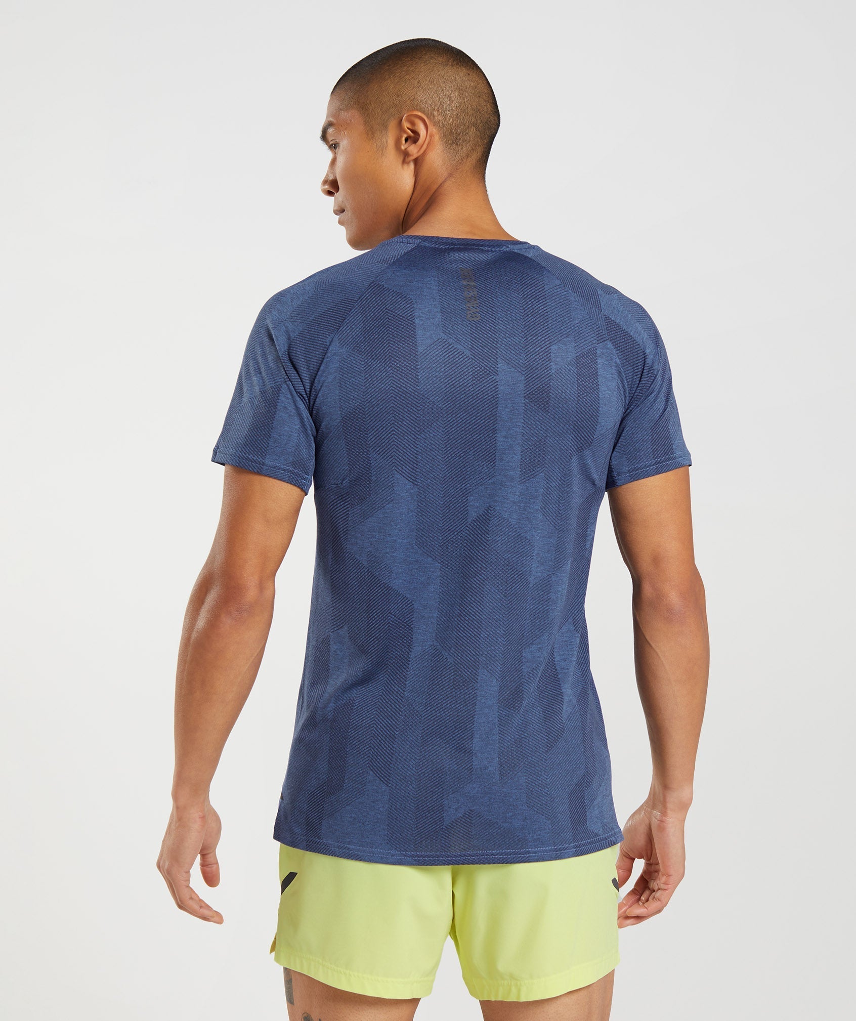 gymshark-apex-t-shirt-onyx-grey-court-blue-ss22