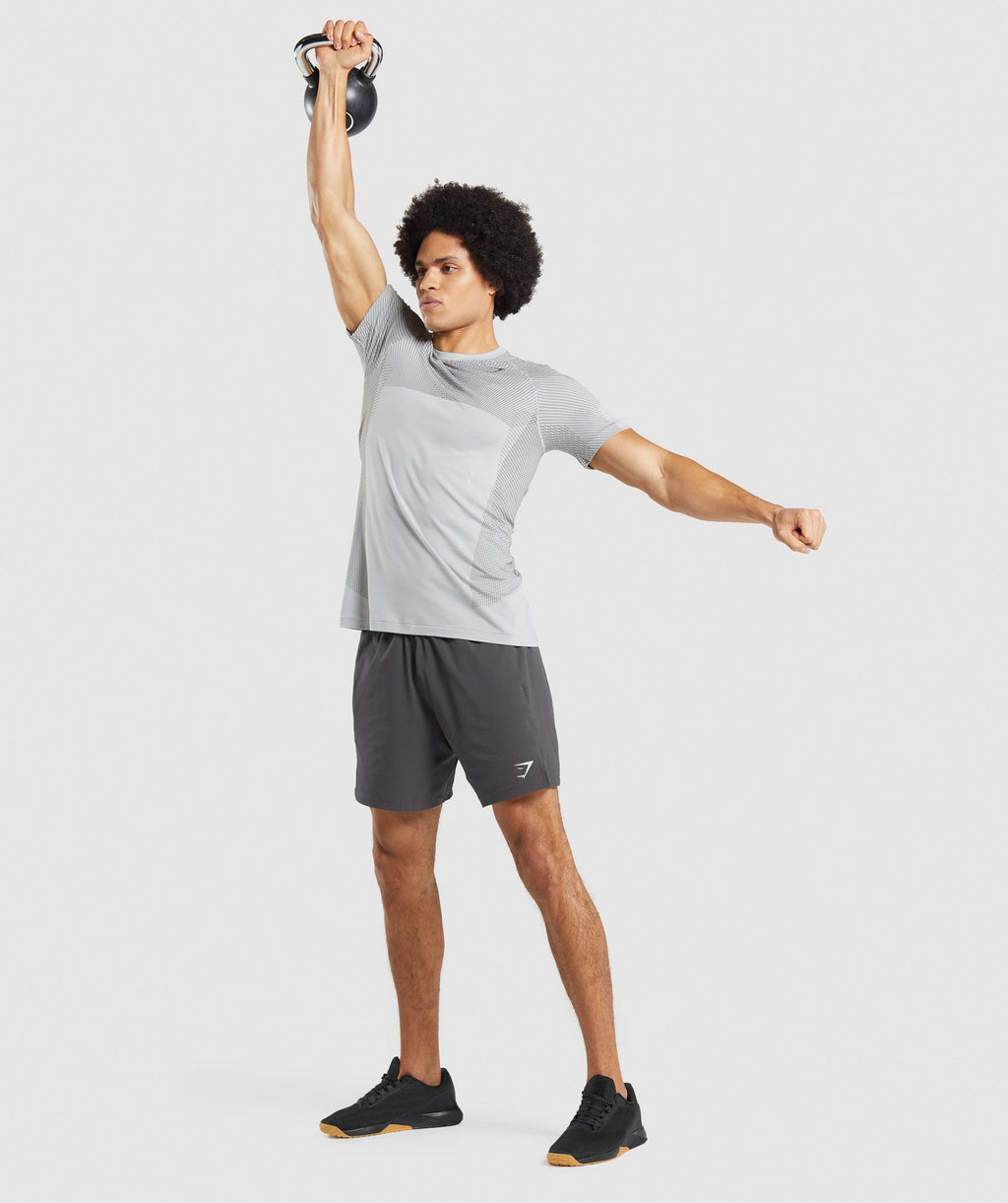 gymshark-apex-seamless-t-shirt-light-grey-onyx-grey-ss22