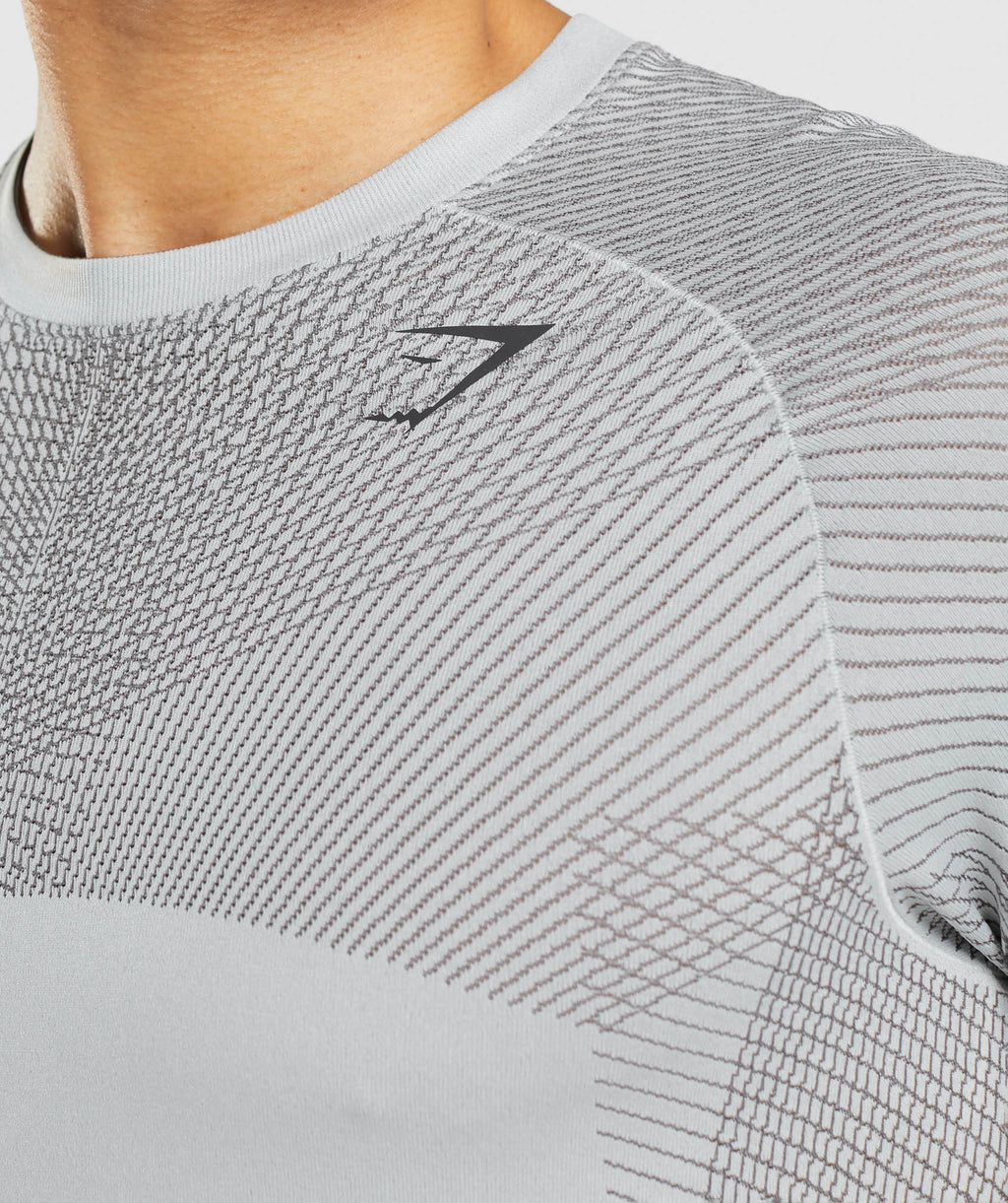 gymshark-apex-seamless-t-shirt-light-grey-onyx-grey-ss22