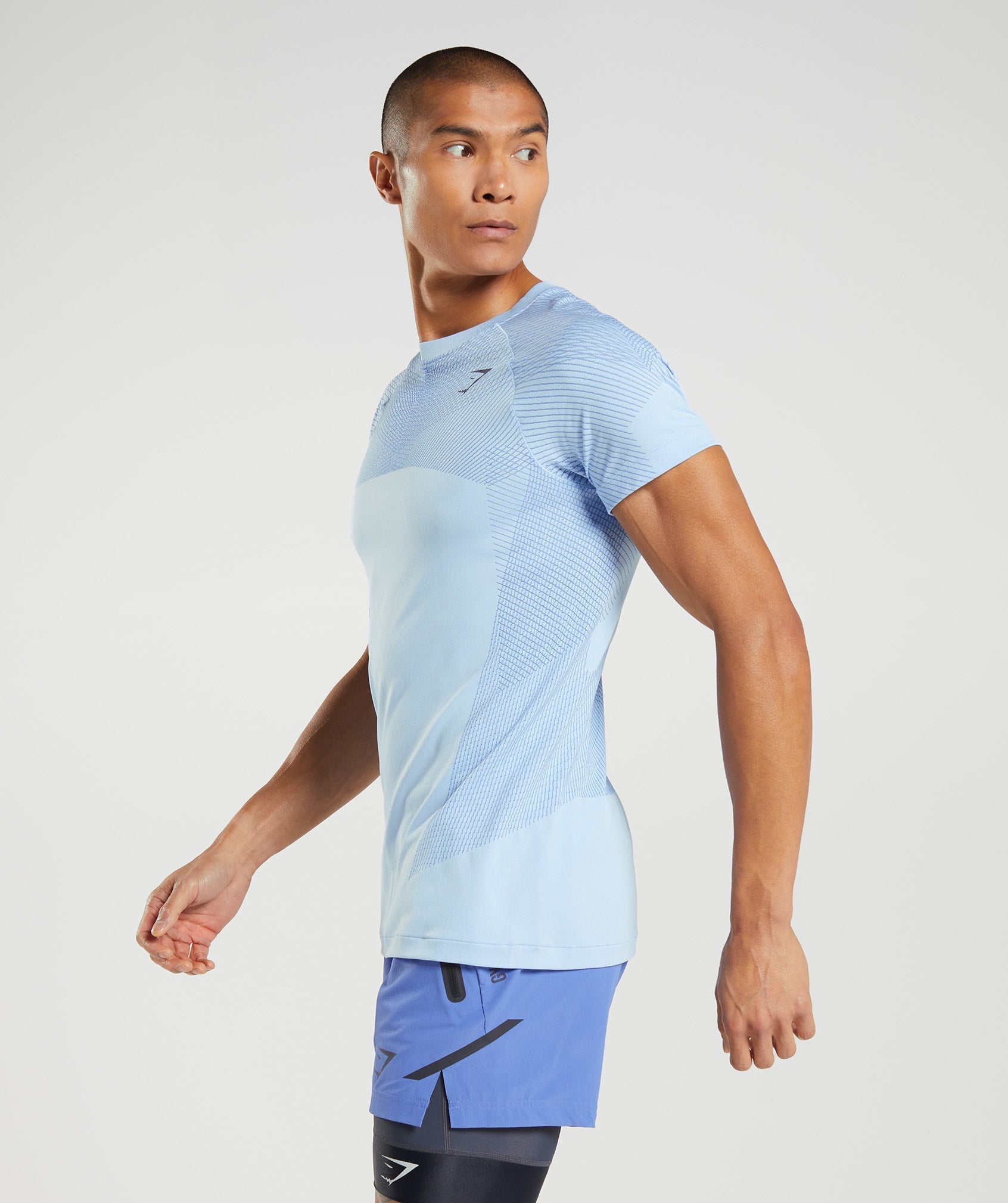 gymshark-apex-seamless-t-shirt-linen-blue-court-blue-ss22