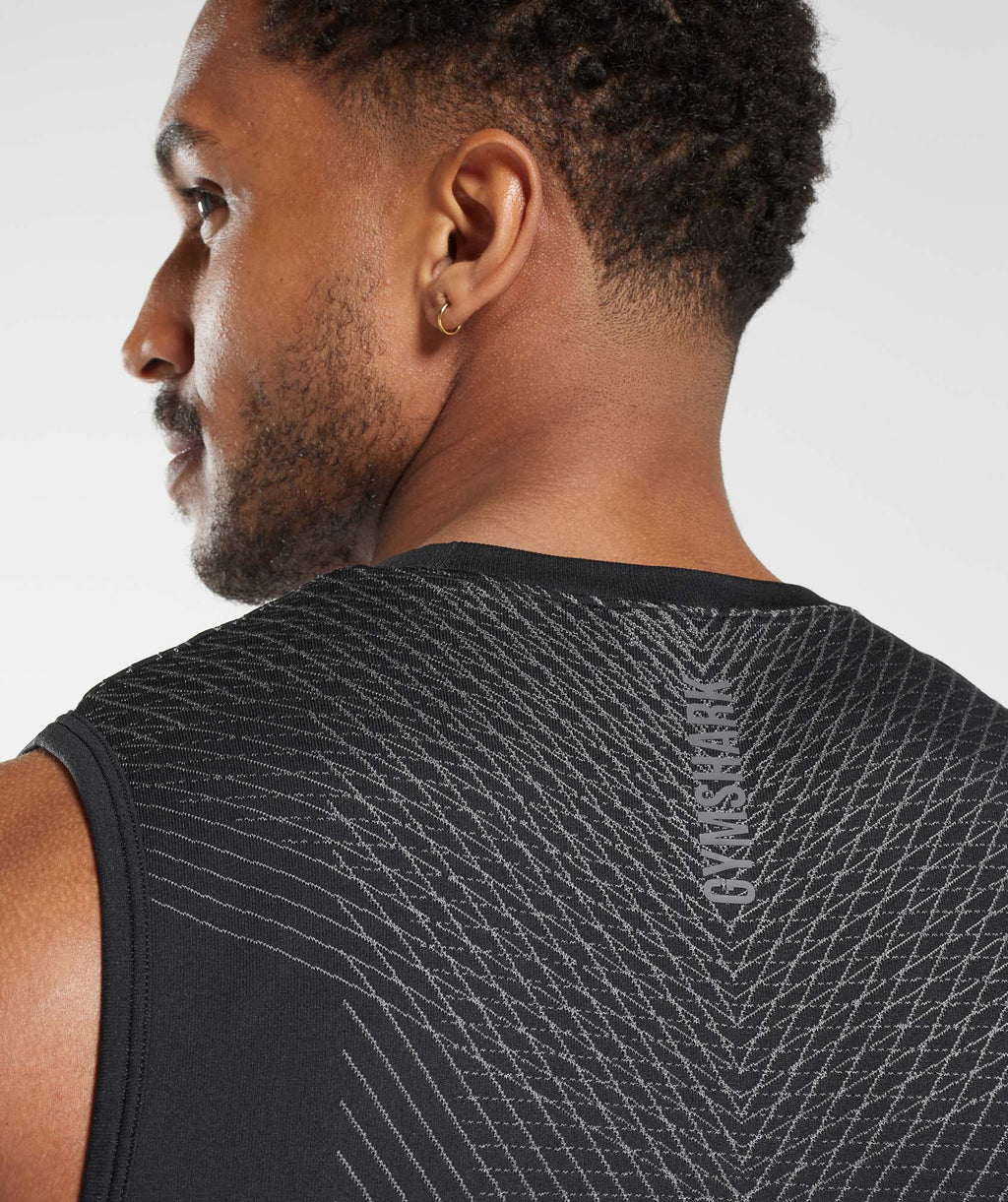 gymshark-apex-seamless-tank-black-silhouette-grey-aw22