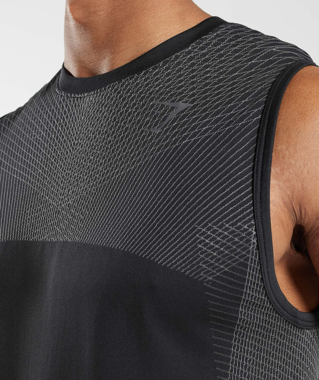 gymshark-apex-seamless-tank-black-silhouette-grey-aw22