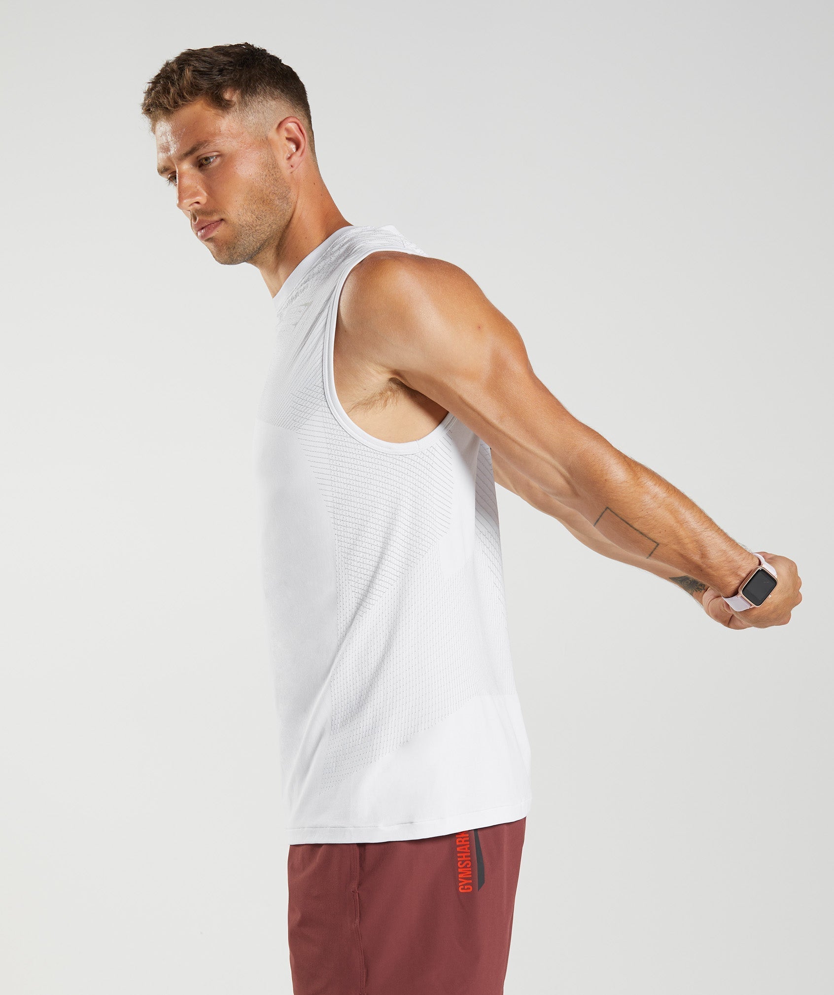 gymshark-apex-seamless-tank-white-light-grey-aw22