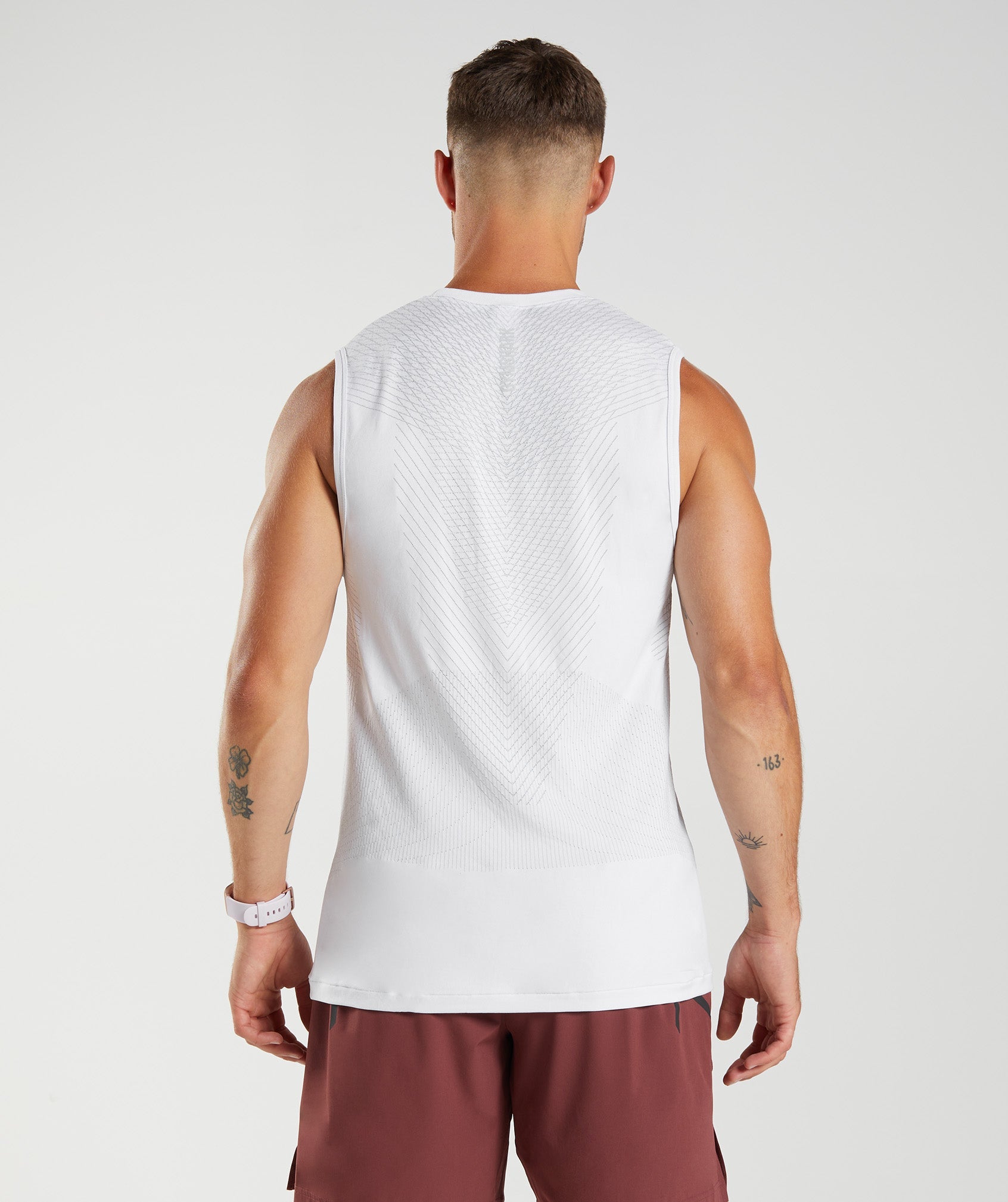 gymshark-apex-seamless-tank-white-light-grey-aw22