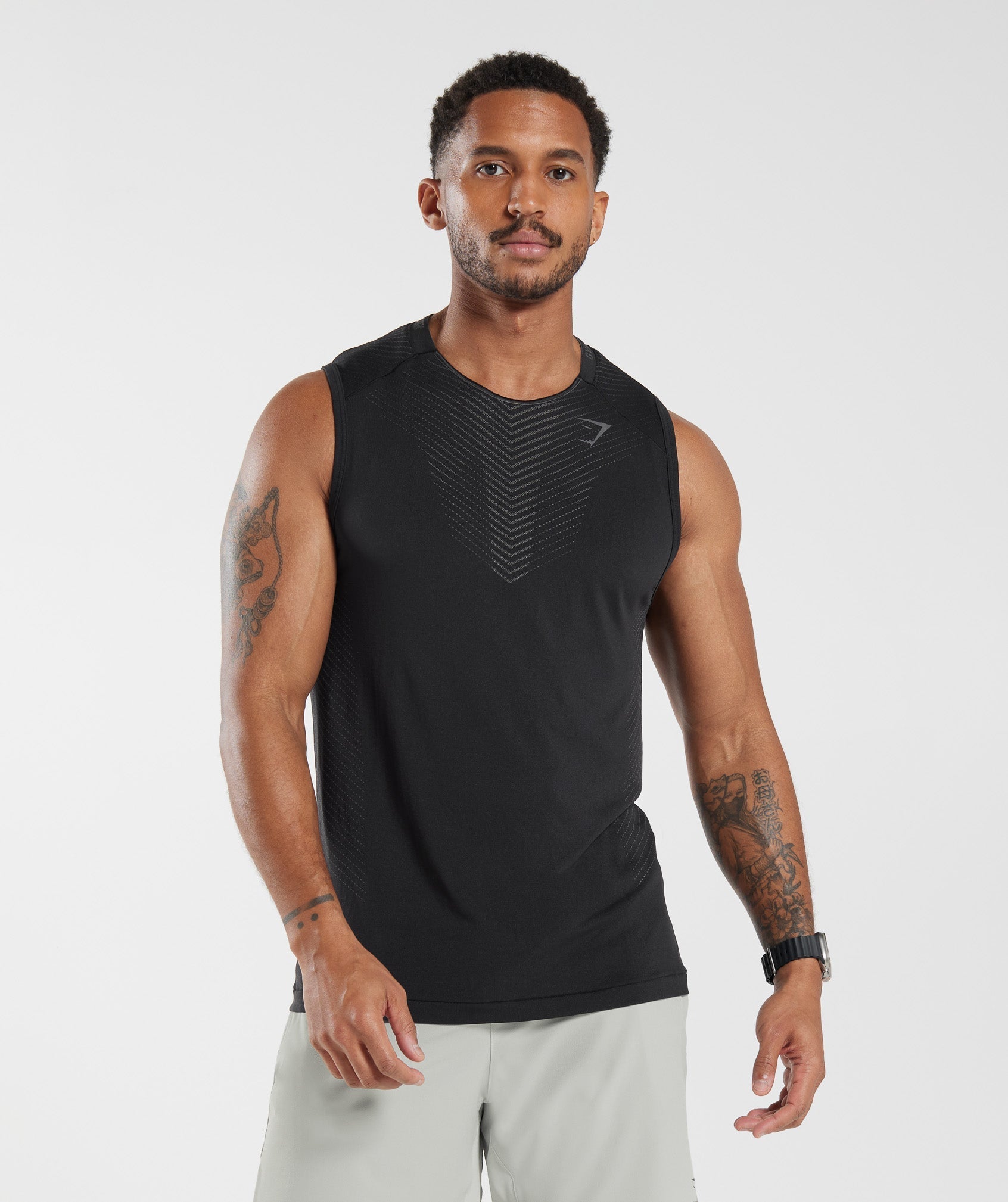 gymshark-apex-tank-black-silhouette-grey-ss23