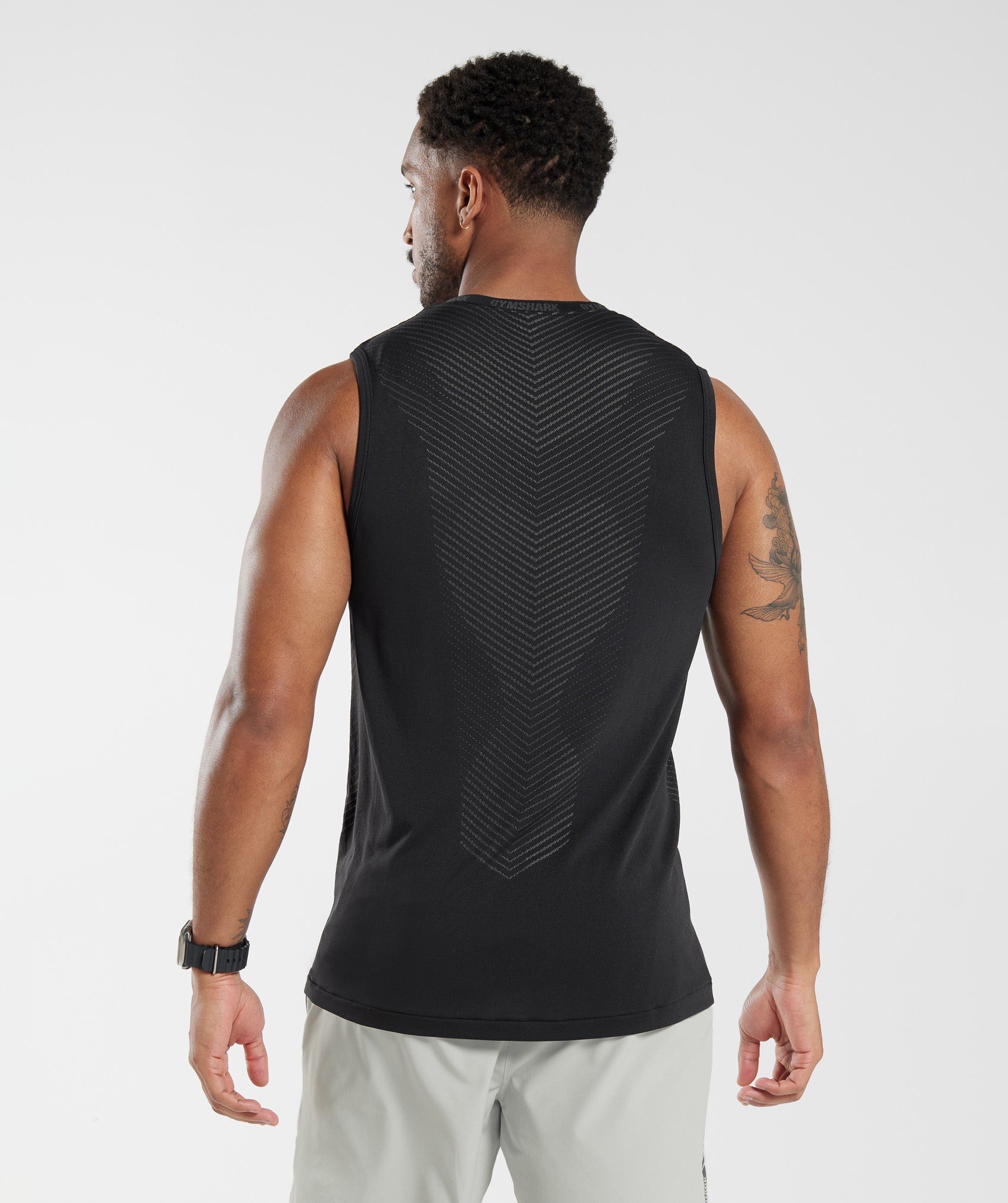 gymshark-apex-tank-black-silhouette-grey-ss23