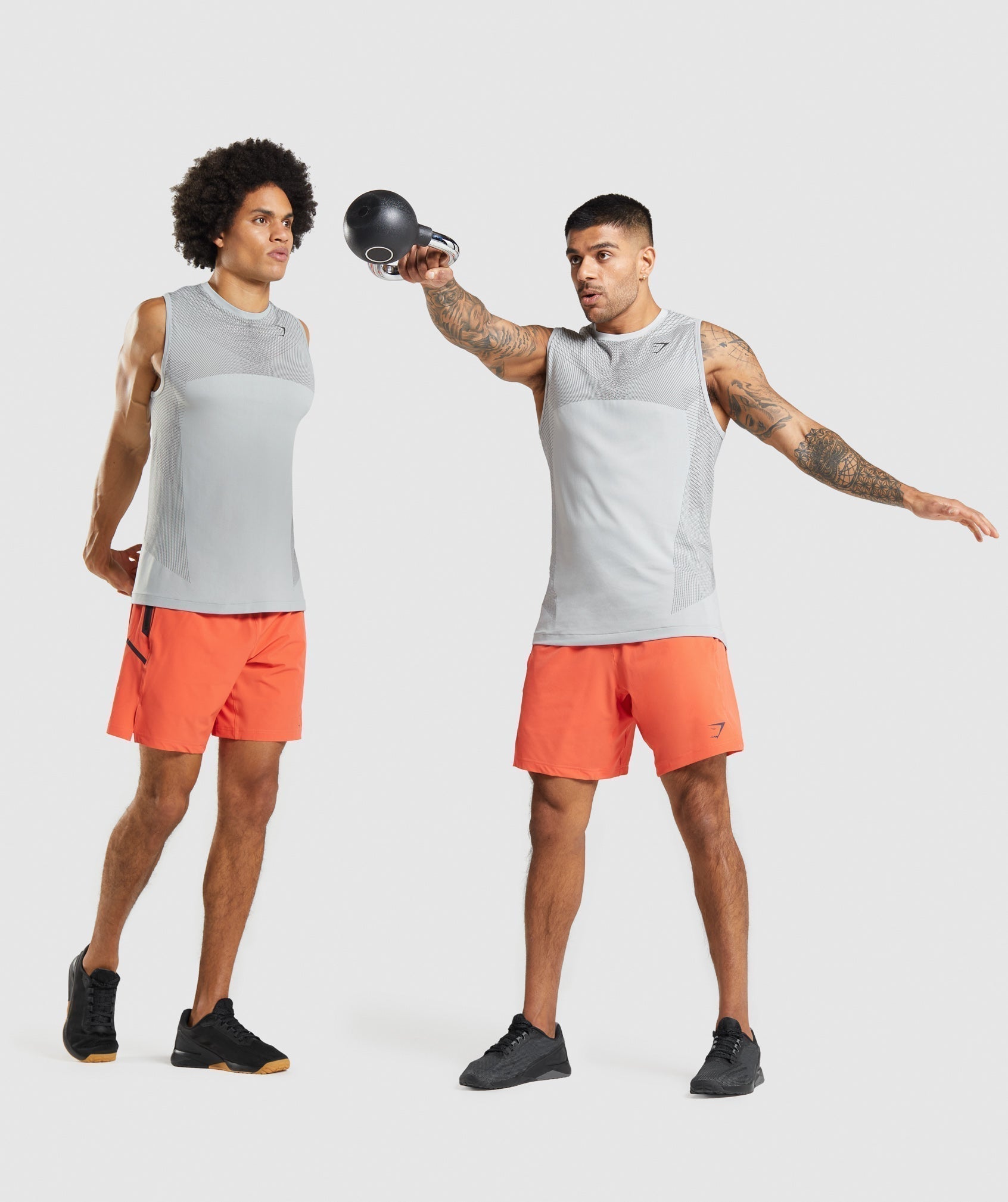 gymshark-apex-seamless-tank-light-grey-onyx-grey-ss22