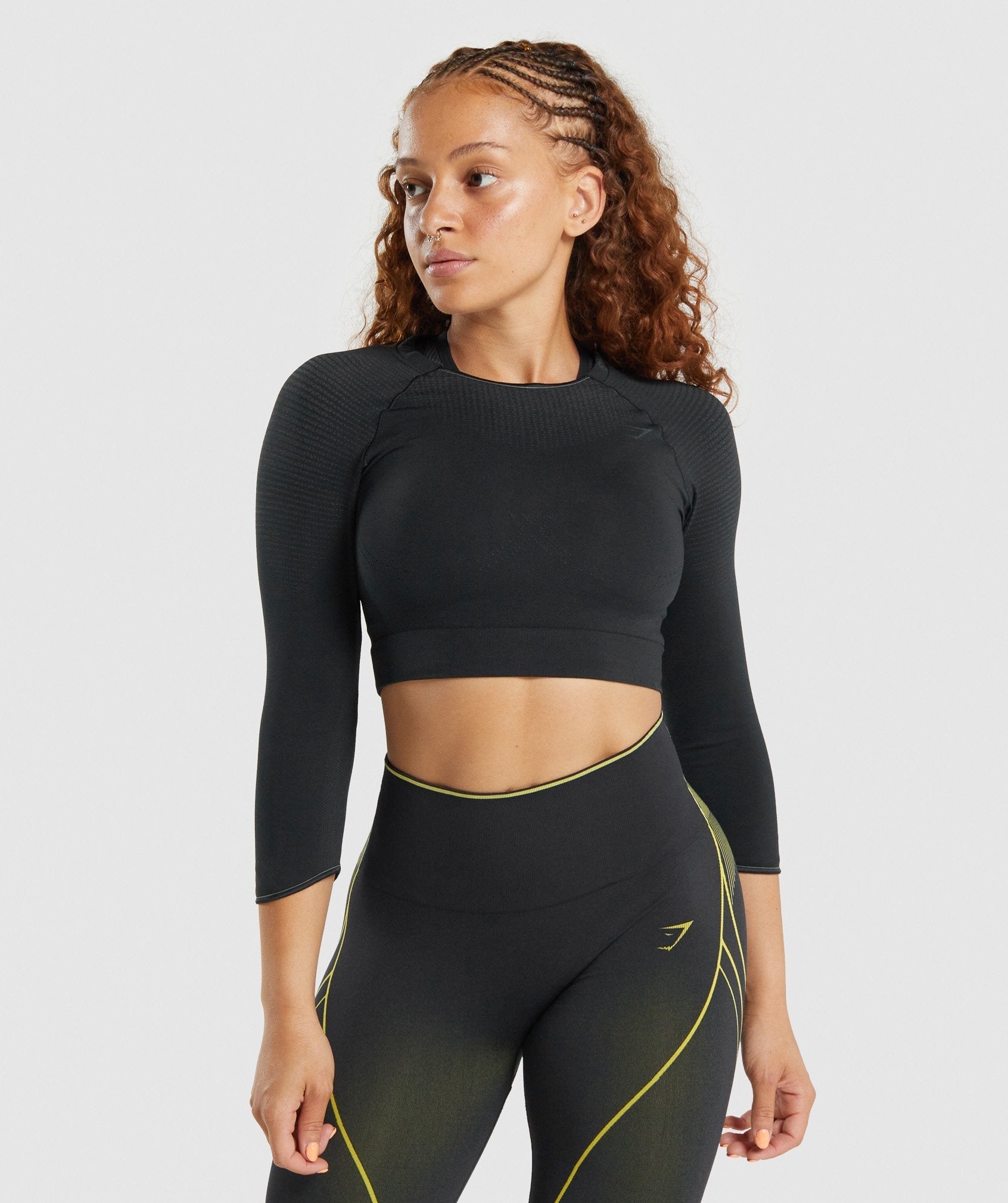 gymshark-apex-seamless-crop-top-black-aw21