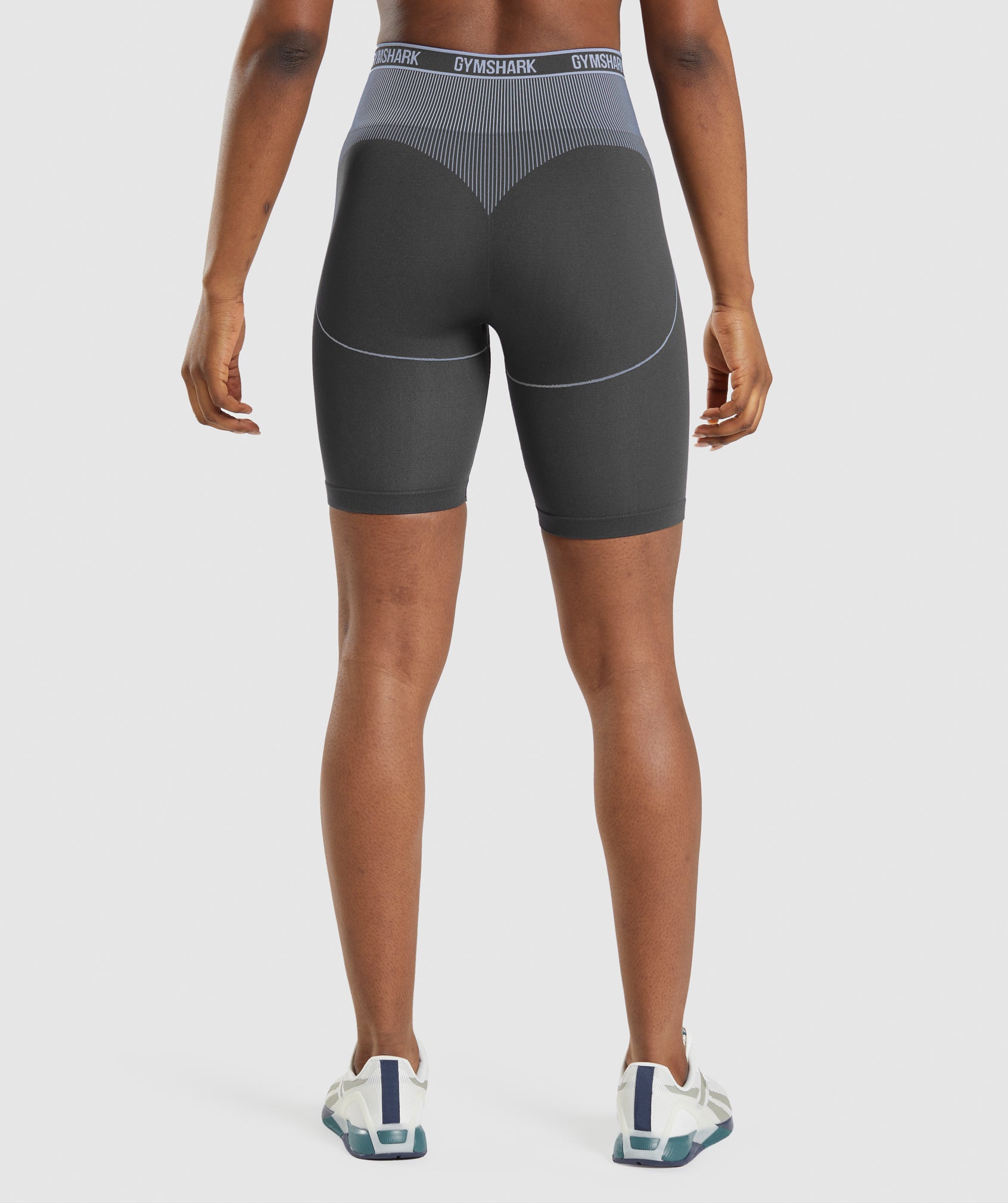 gymshark-apex-seamless-high-rise-short-onyx-grey-lavender-blue-ss22