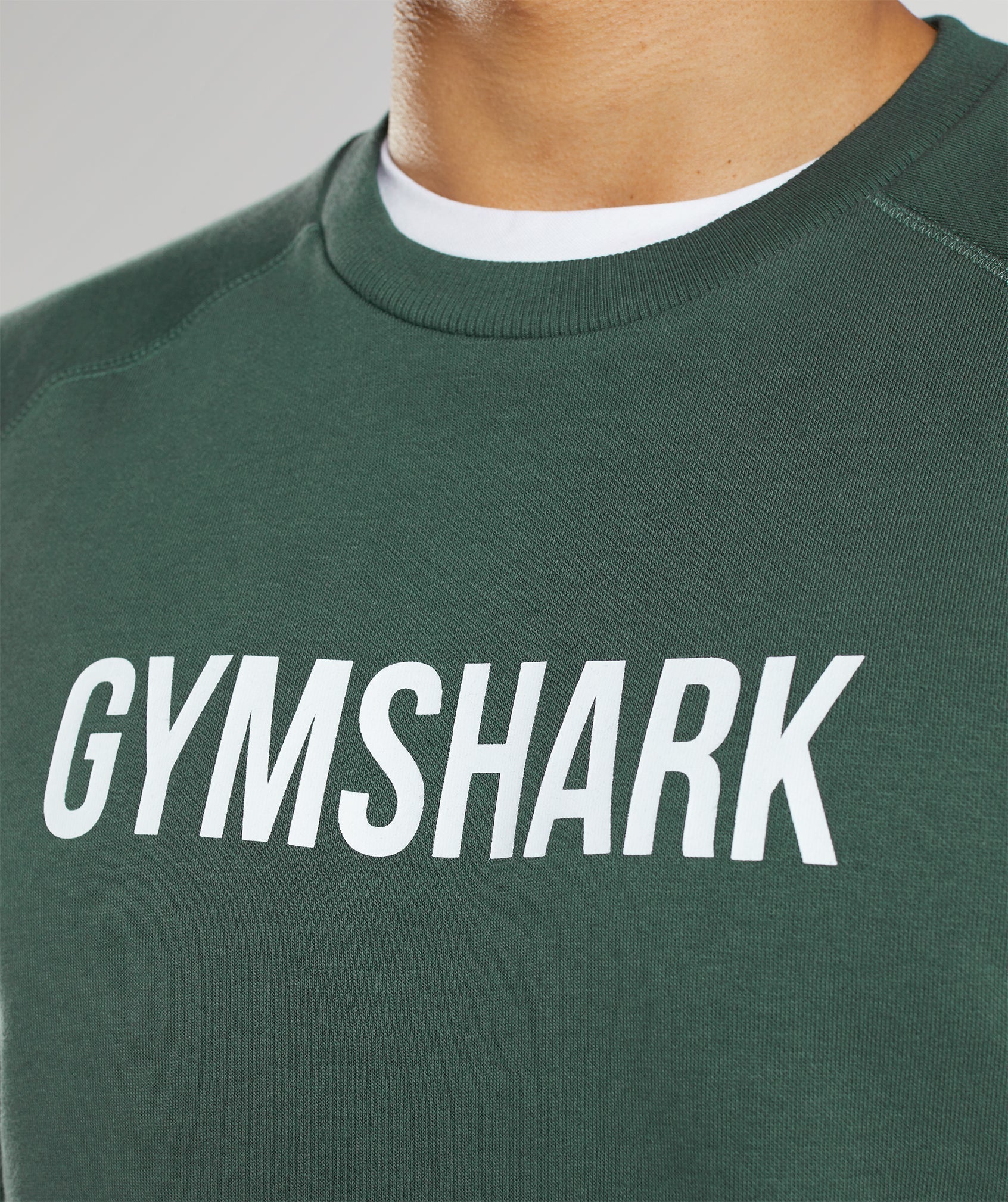 gymshark-apollo-crew-obsidian-green-white-logo-aw22