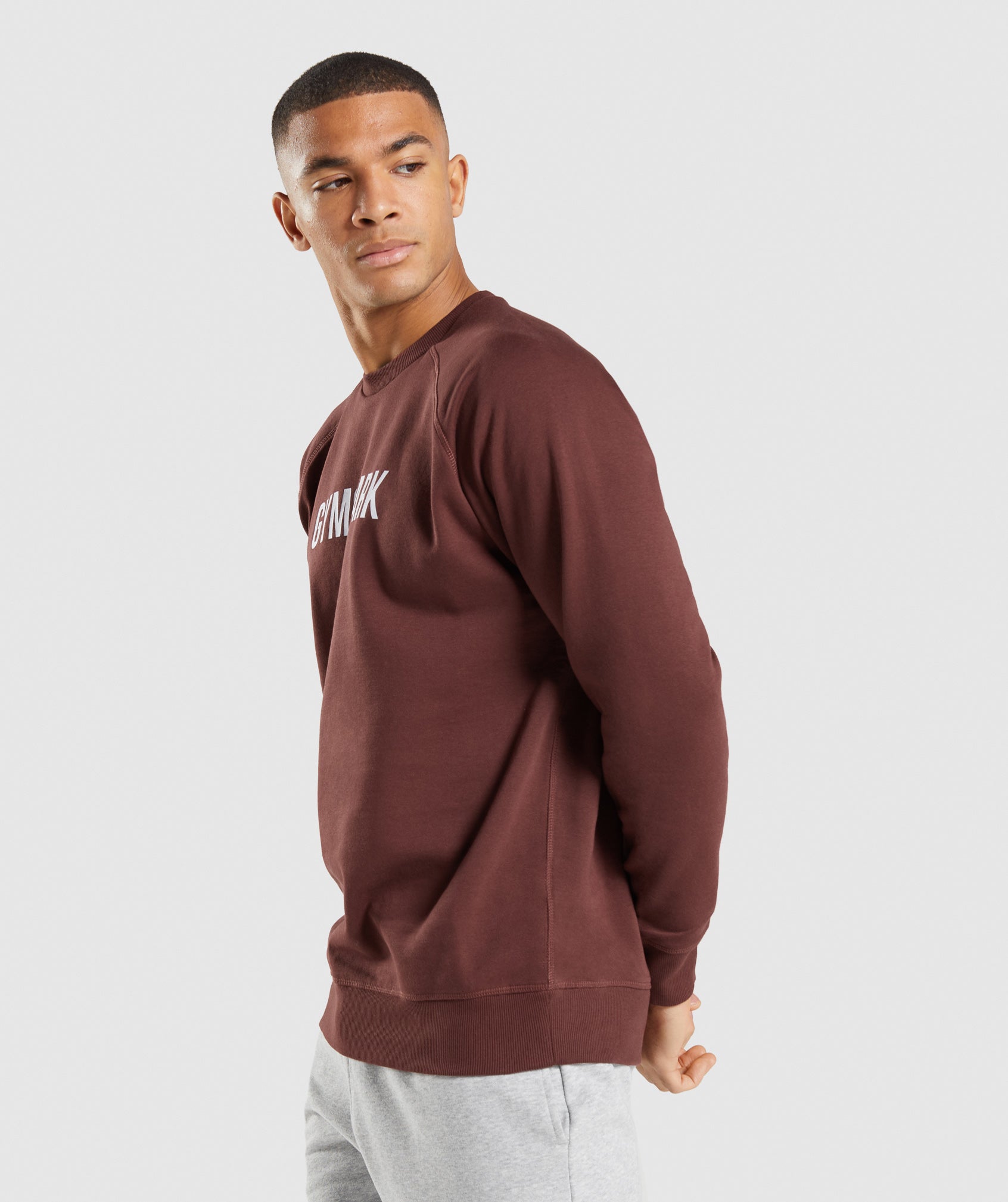 gymshark-apollo-crew-cherry-brown-ss22