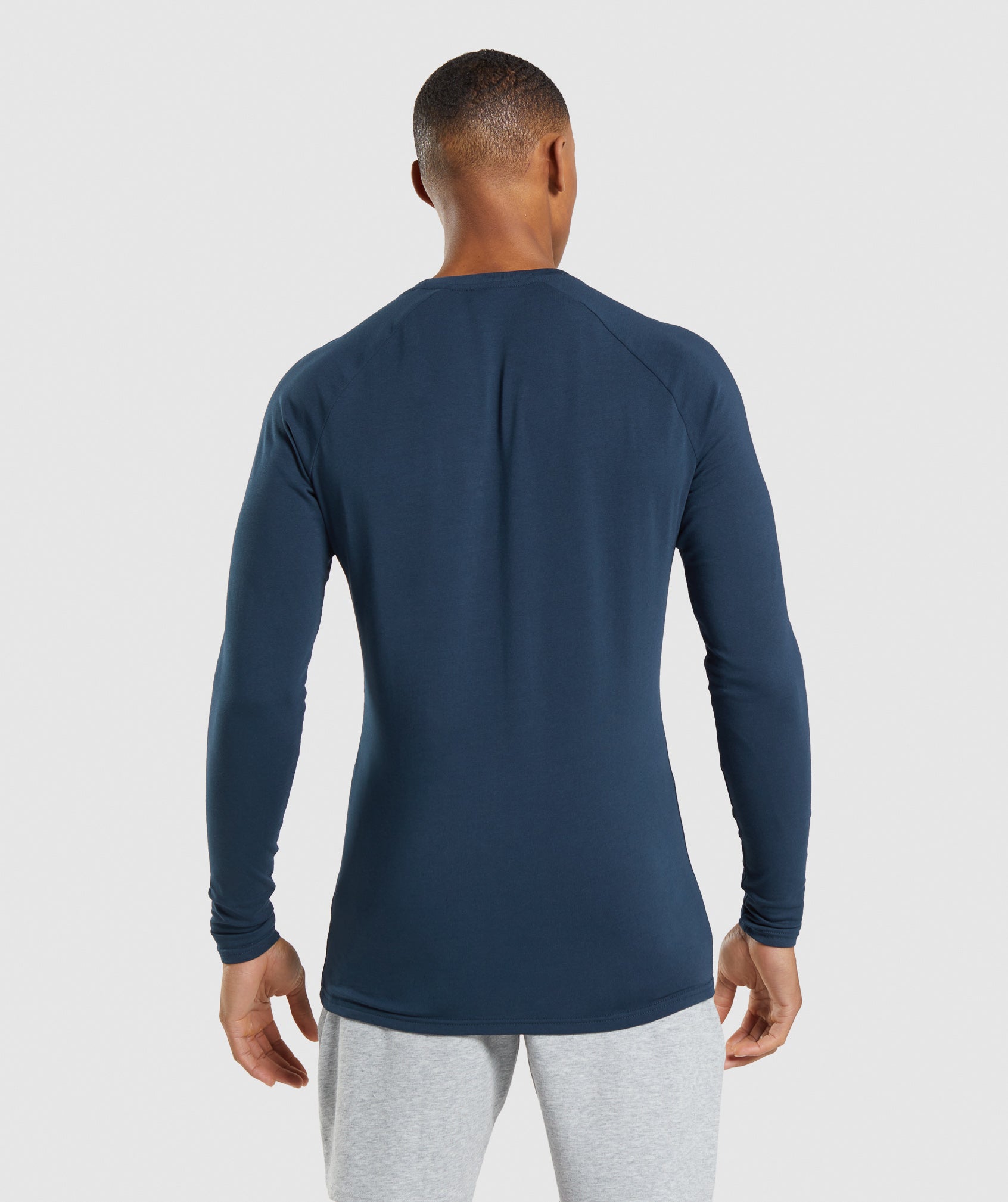 gymshark-apollo-muscle-fit-long-sleeve-t-shirt-navy-ss22