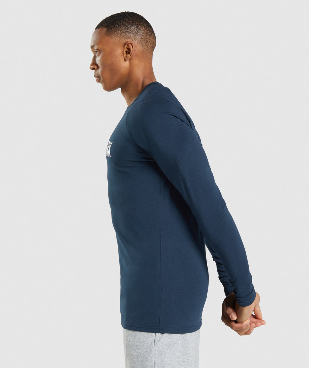 gymshark-apollo-muscle-fit-long-sleeve-t-shirt-navy-ss22
