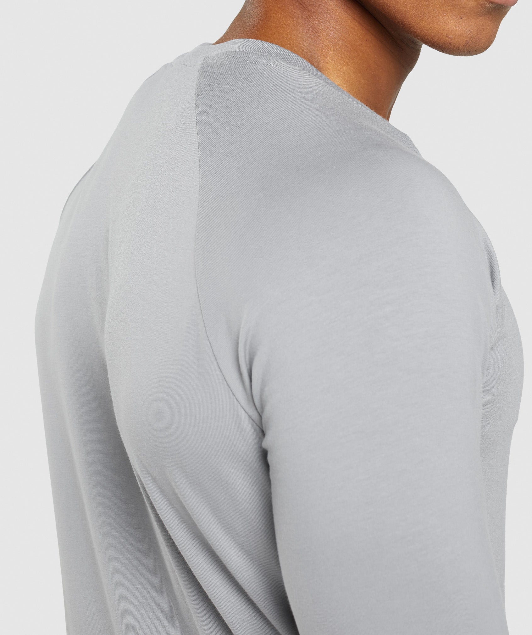 gymshark-apollo-long-sleeve-t-shirt-smokey-grey-ss22