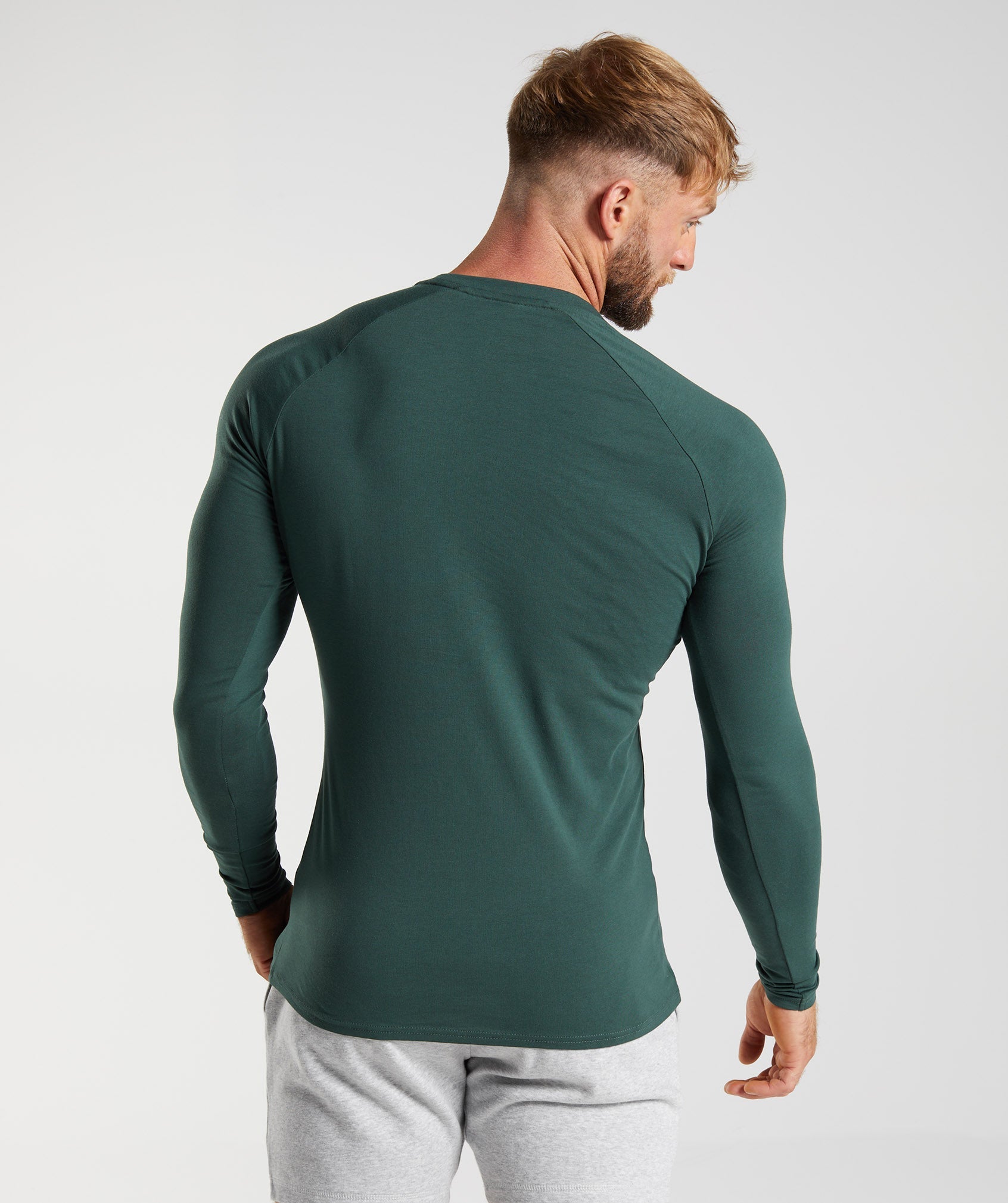 gymshark-apollo-long-sleeve-t-shirt-obsidian-green-aw22