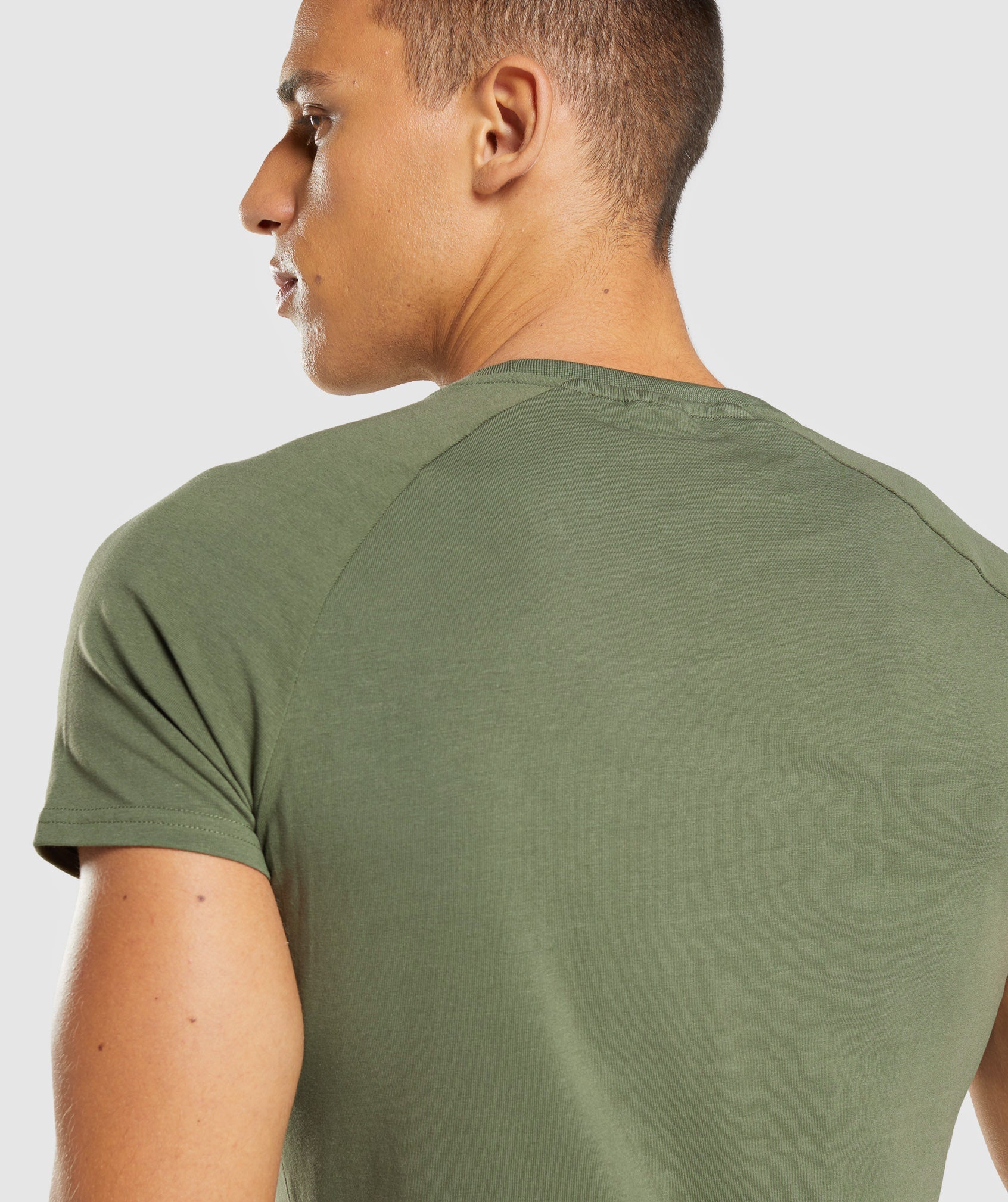 gymshark-apollo-muscle-fit-t-shirt-core-olive-ss22