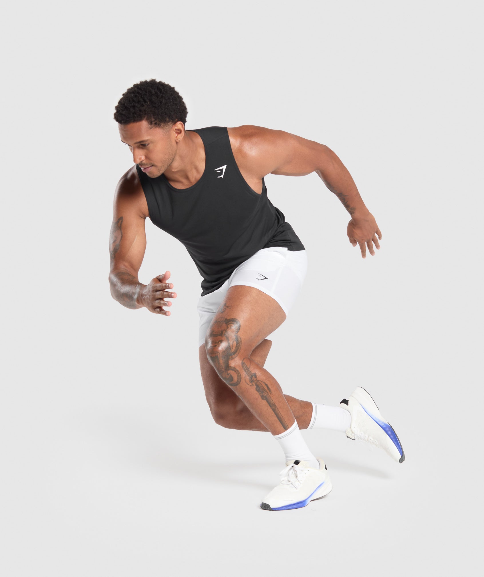 gymshark-arrival-5-shorts-white-ss22