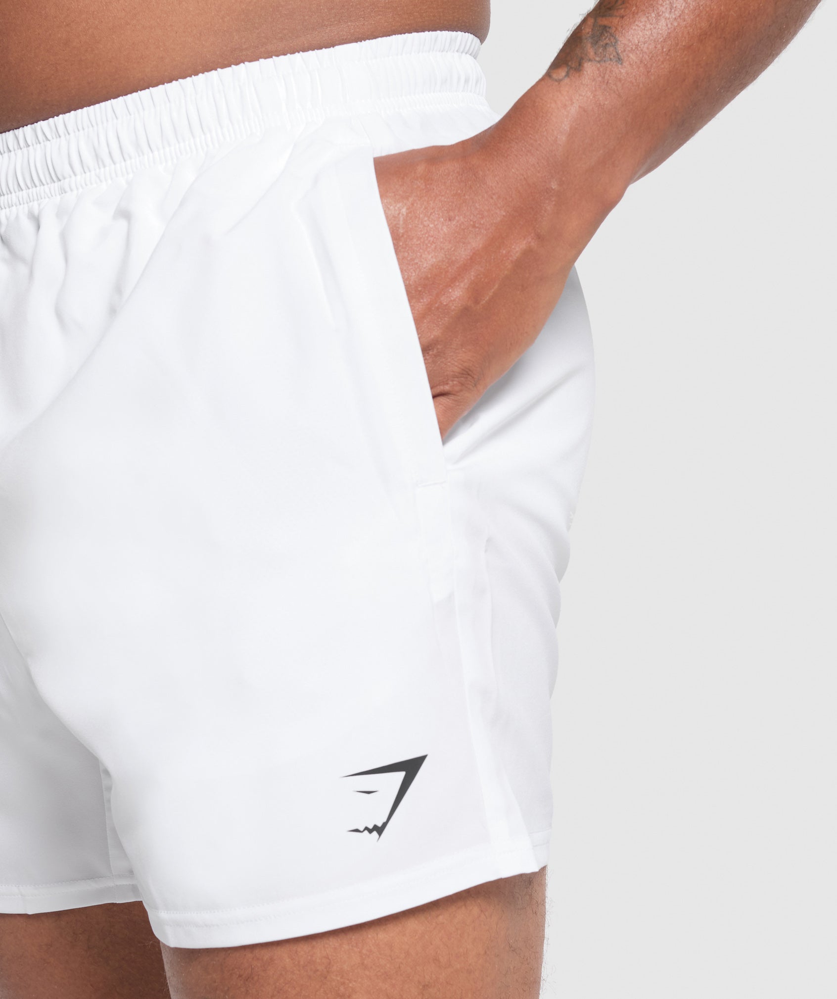 gymshark-arrival-5-shorts-white-ss22