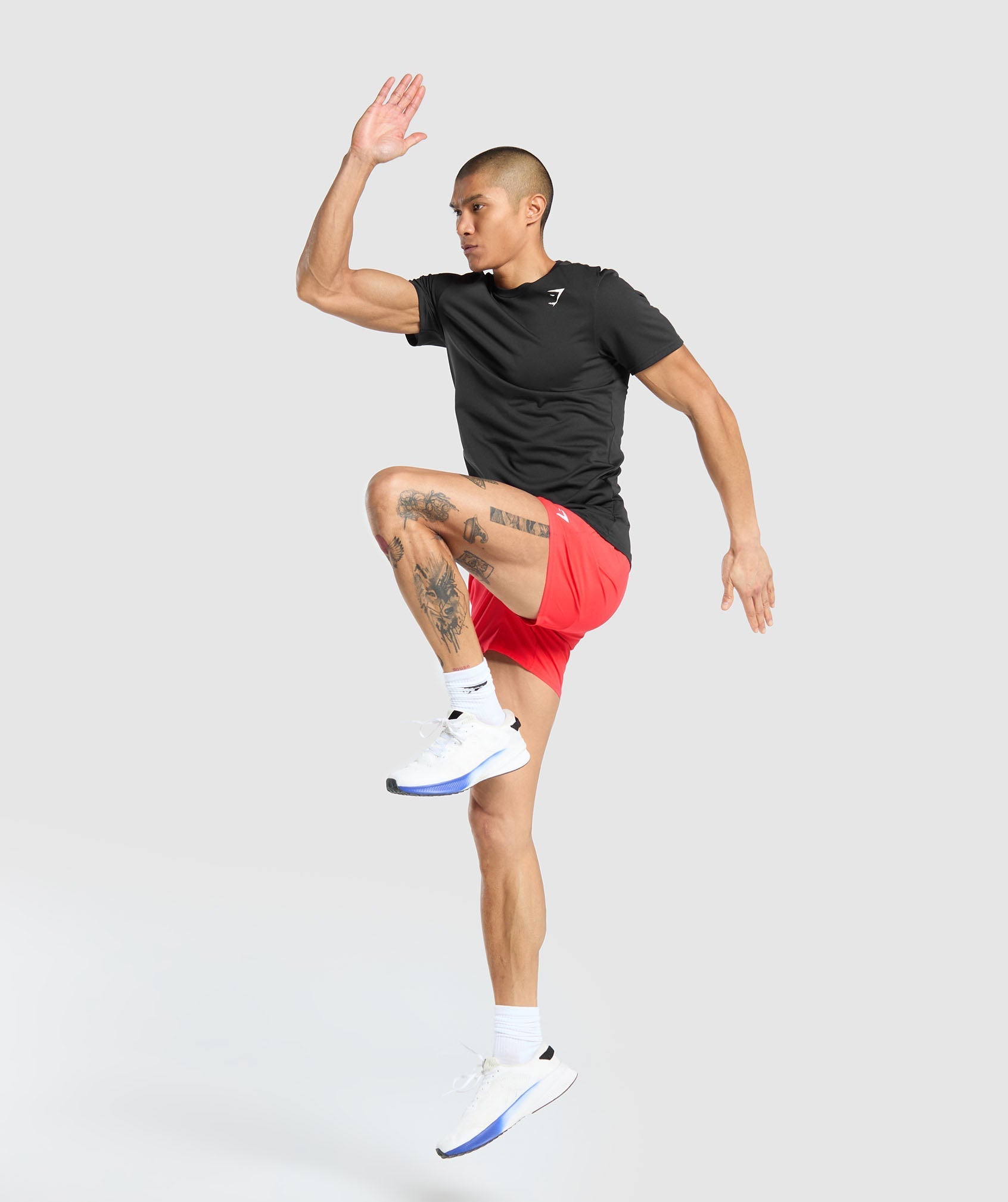 gymshark-arrival-5-shorts-pow-red-ss24