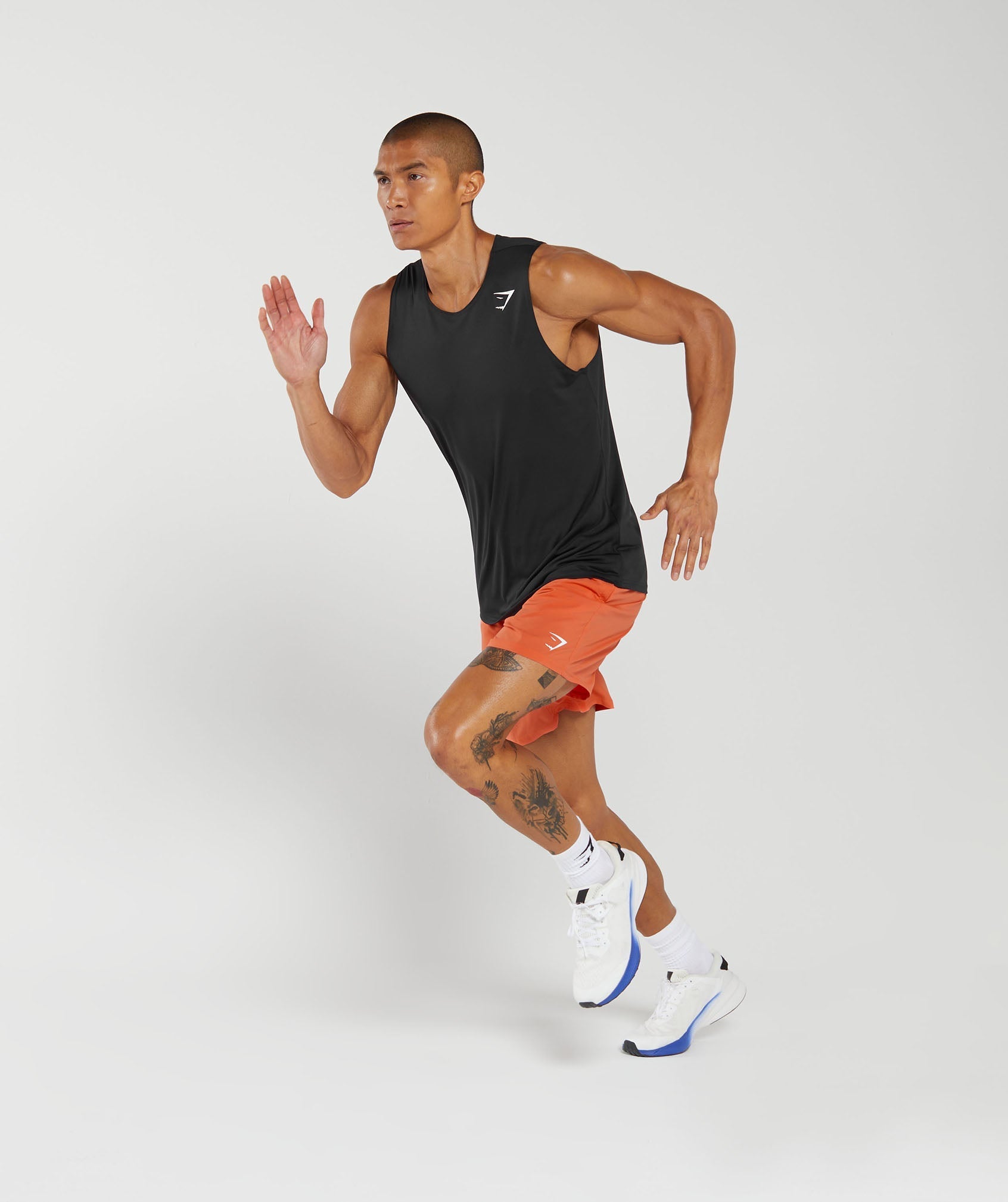 gymshark-arrival-7-shorts-ignite-orange-aw23
