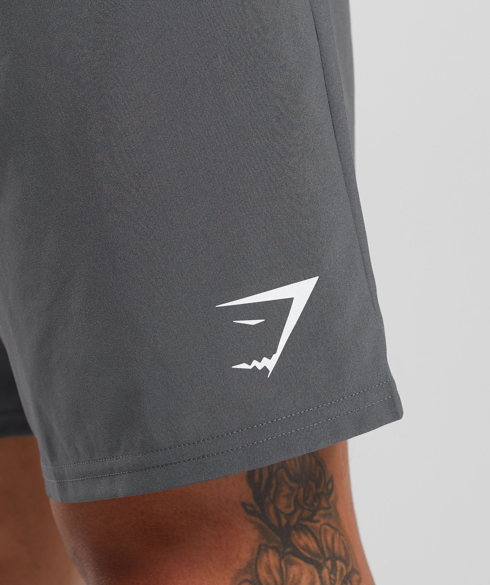 gymshark-arrival-9-shorts-silhouette-grey-ss24
