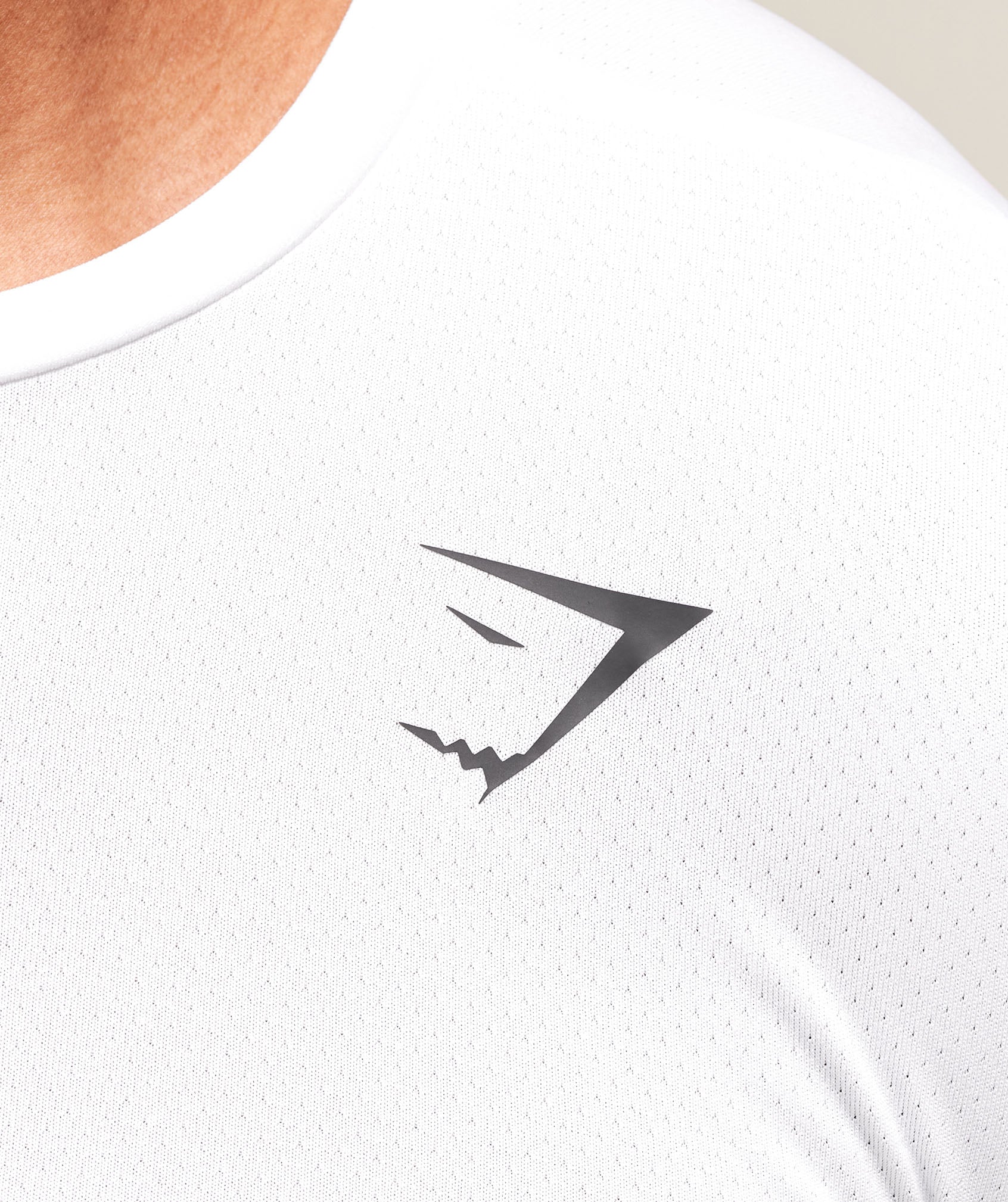 gymshark-arrival-long-sleeve-t-shirt-white-aw22