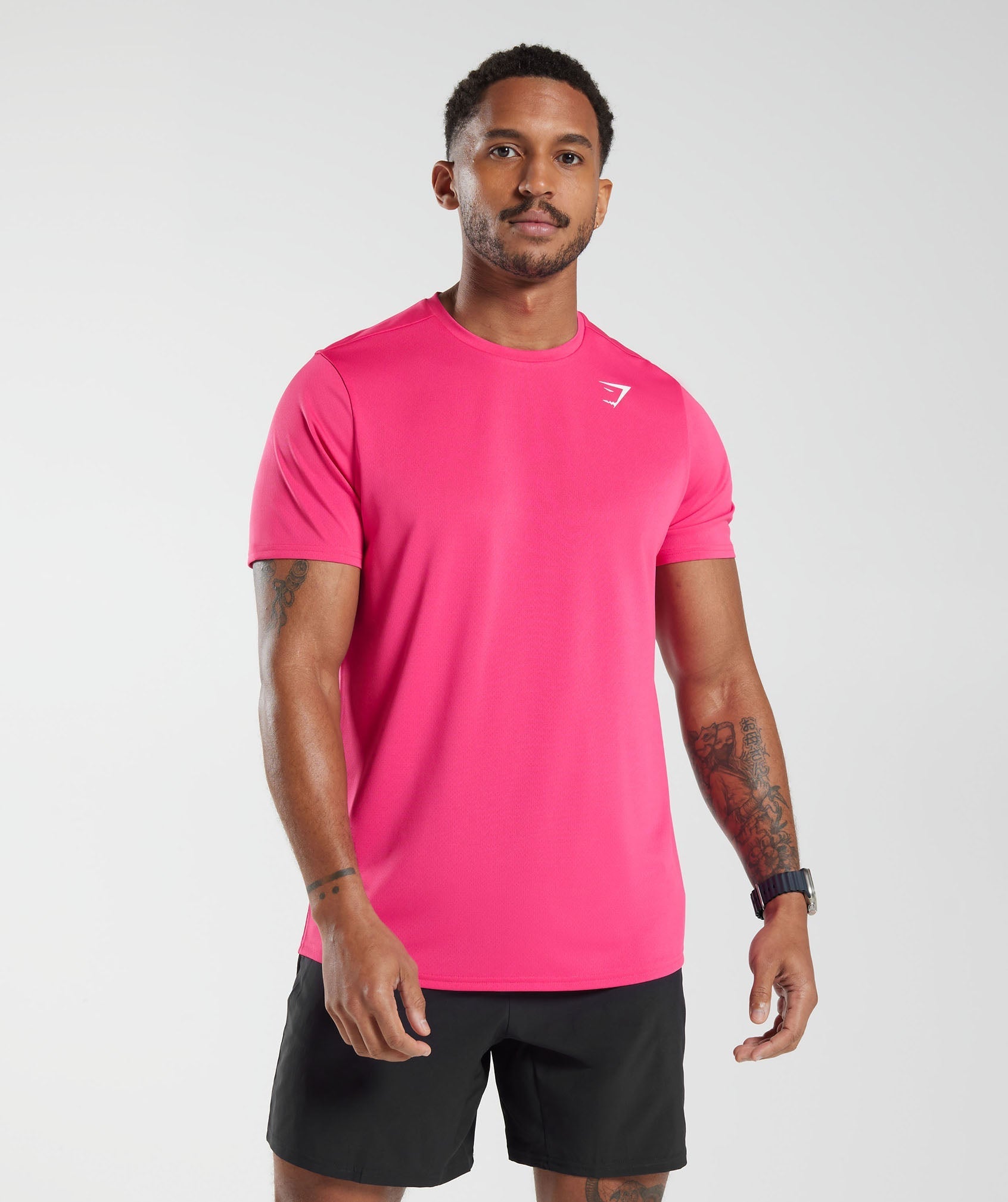 gymshark-arrival-t-shirt-bright-fuchsia-ss23