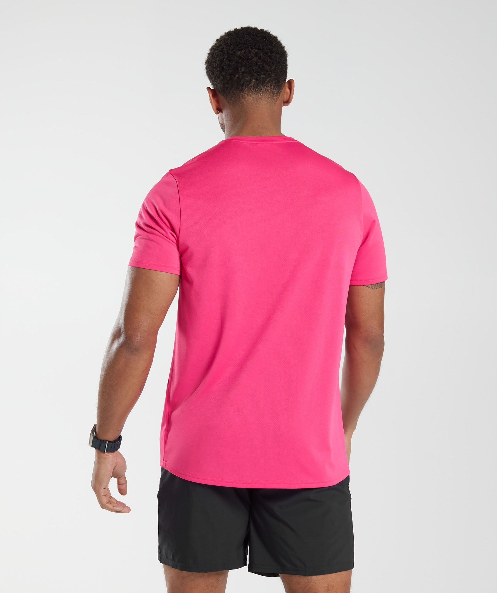 gymshark-arrival-t-shirt-bright-fuchsia-ss23