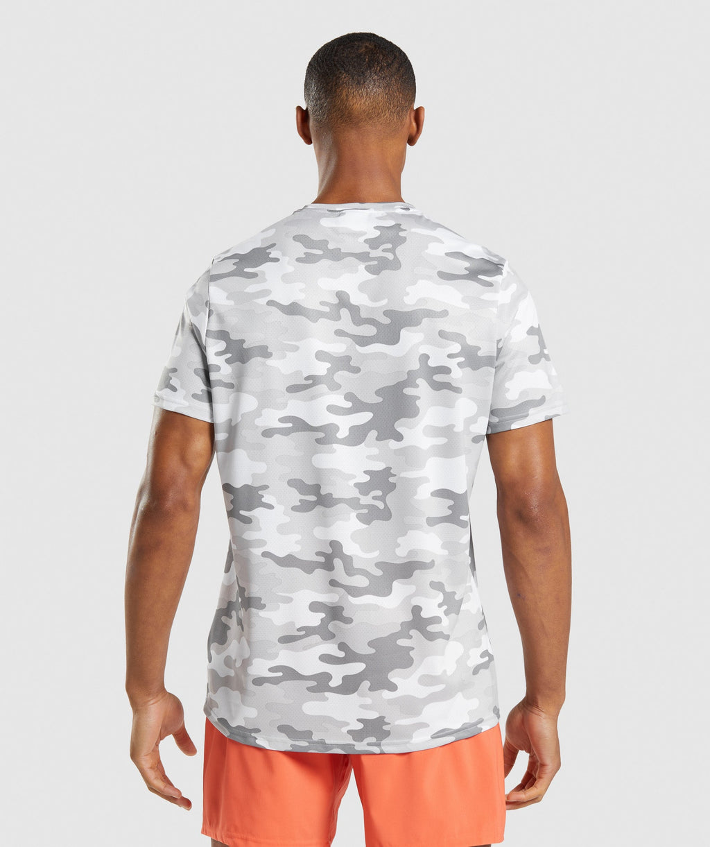 gymshark-arrival-t-shirt-light-grey-print-ss22