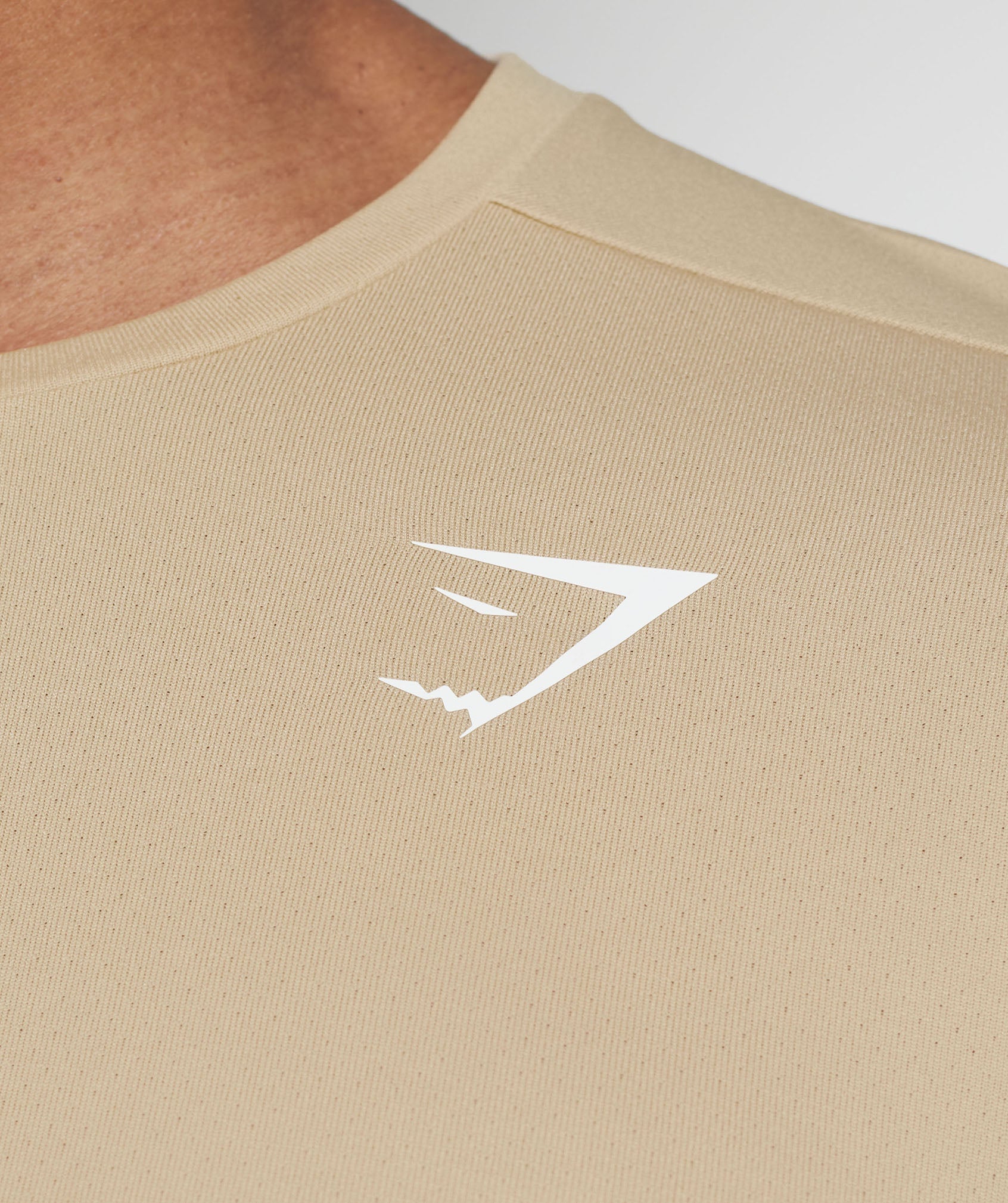 gymshark-arrival-t-shirt-toasted-brown-ss23