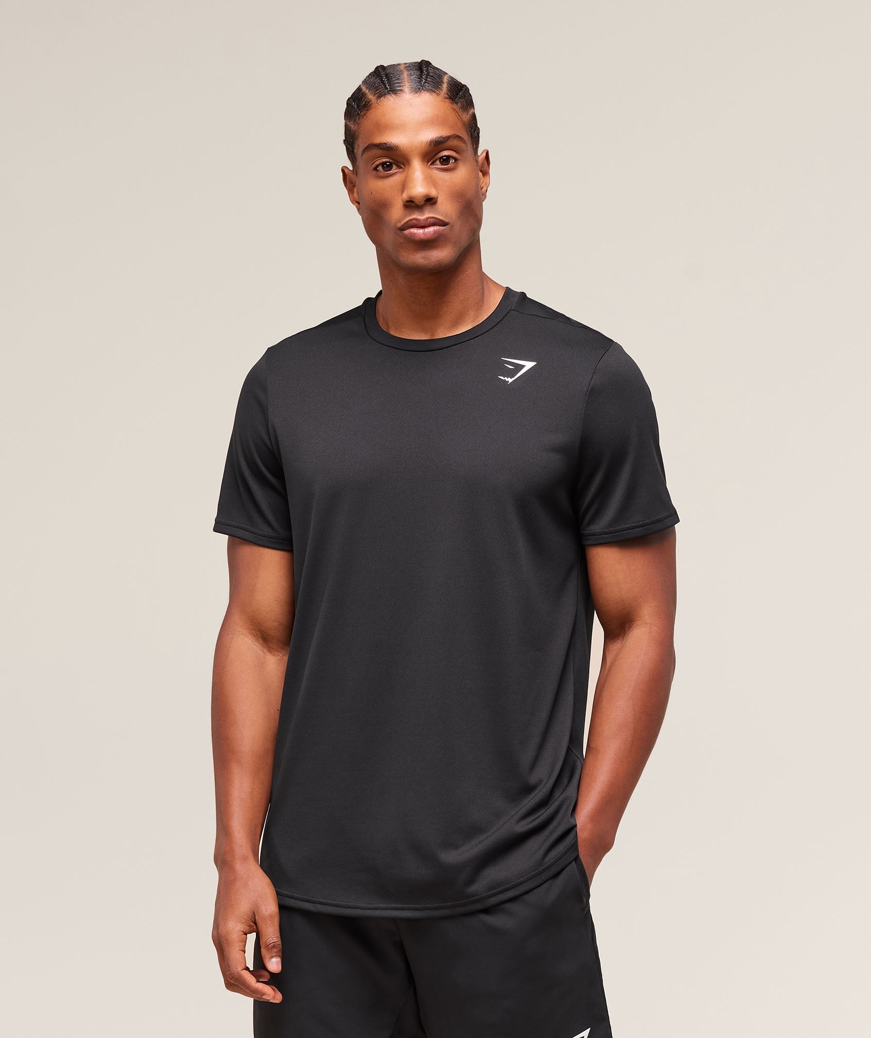 gymshark-arrival-regular-fit-t-shirt-black-ss22