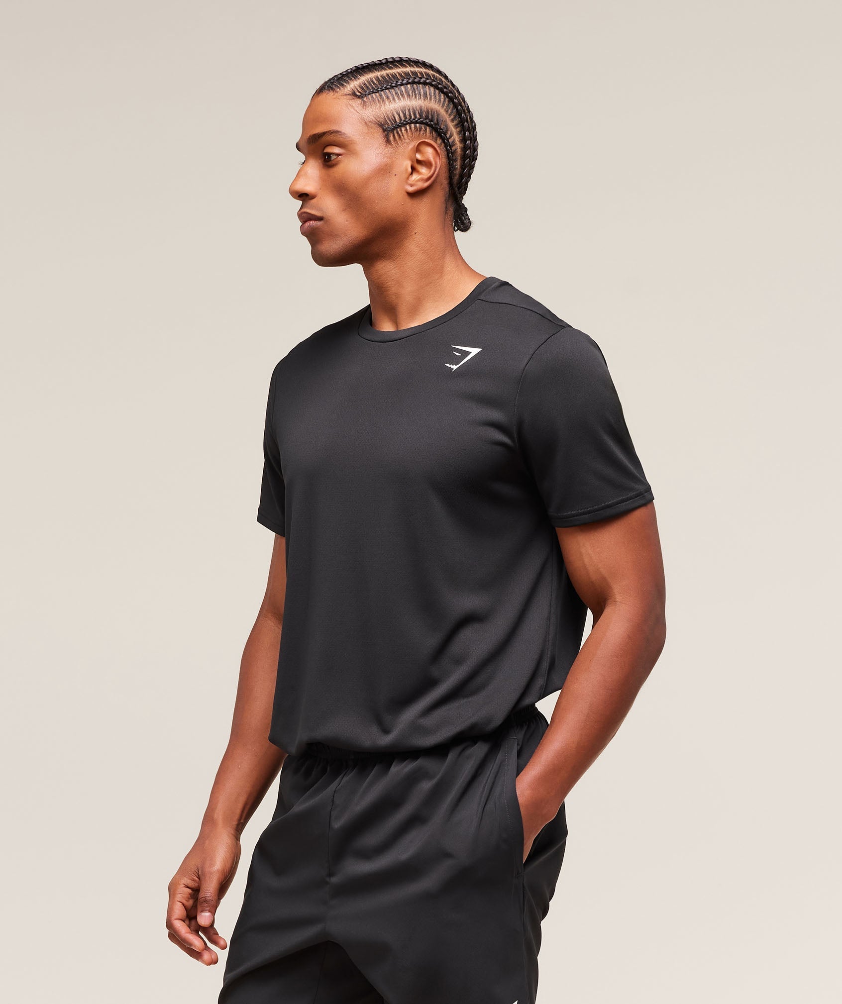 gymshark-arrival-regular-fit-t-shirt-black-ss22