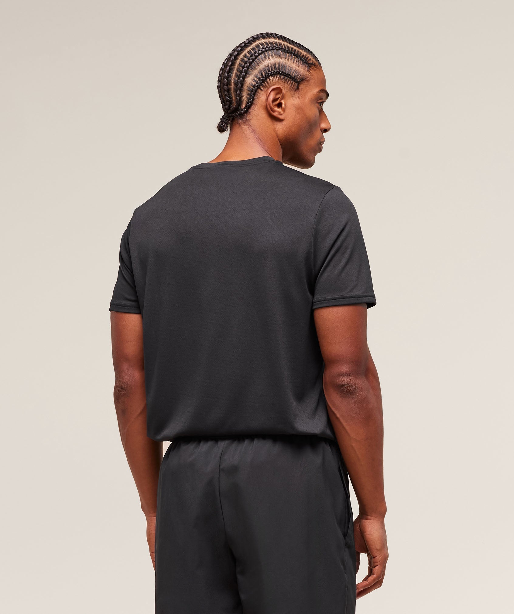 gymshark-arrival-regular-fit-t-shirt-black-ss22
